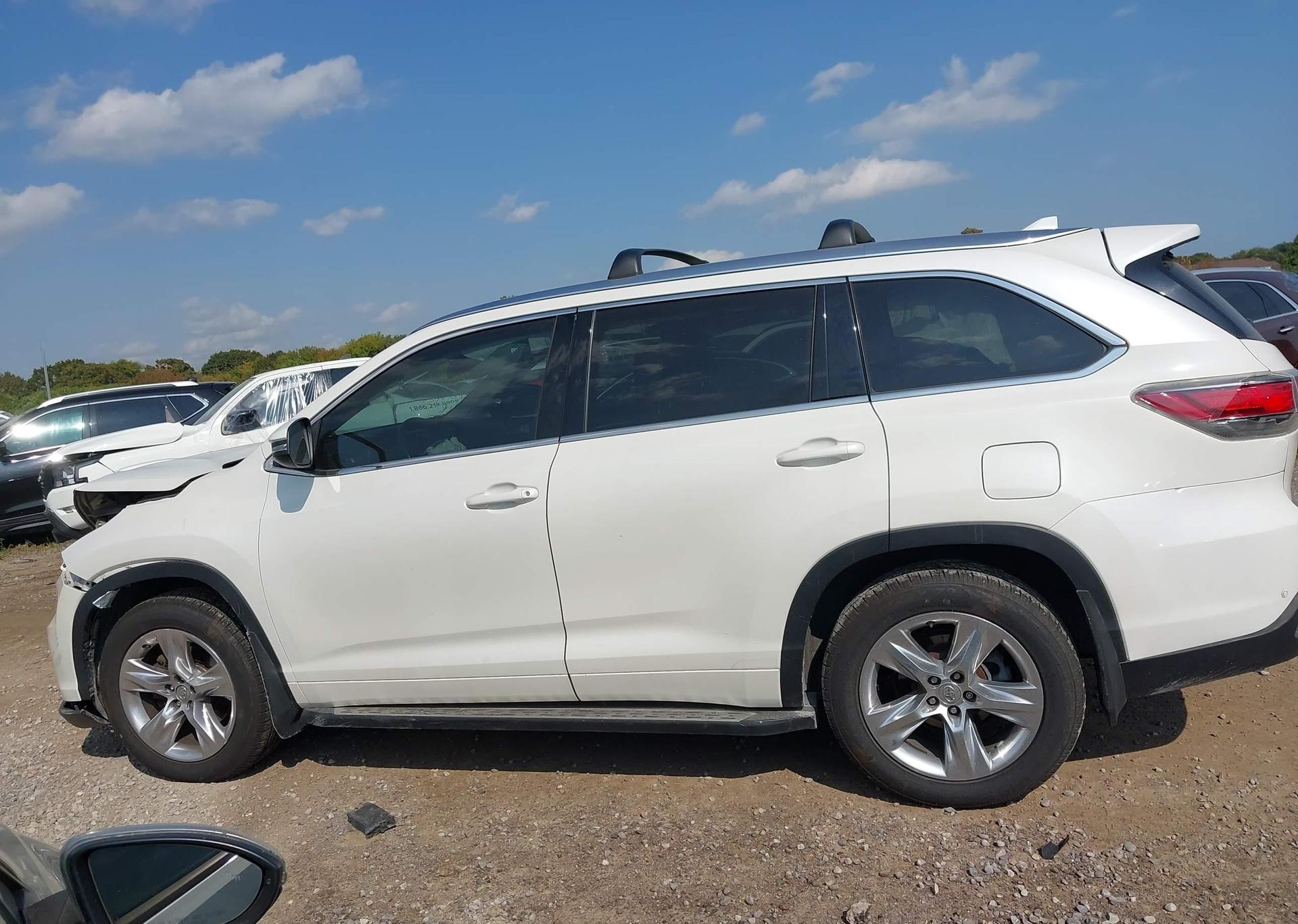 2015 TOYOTA HIGHLANDER LIMITED