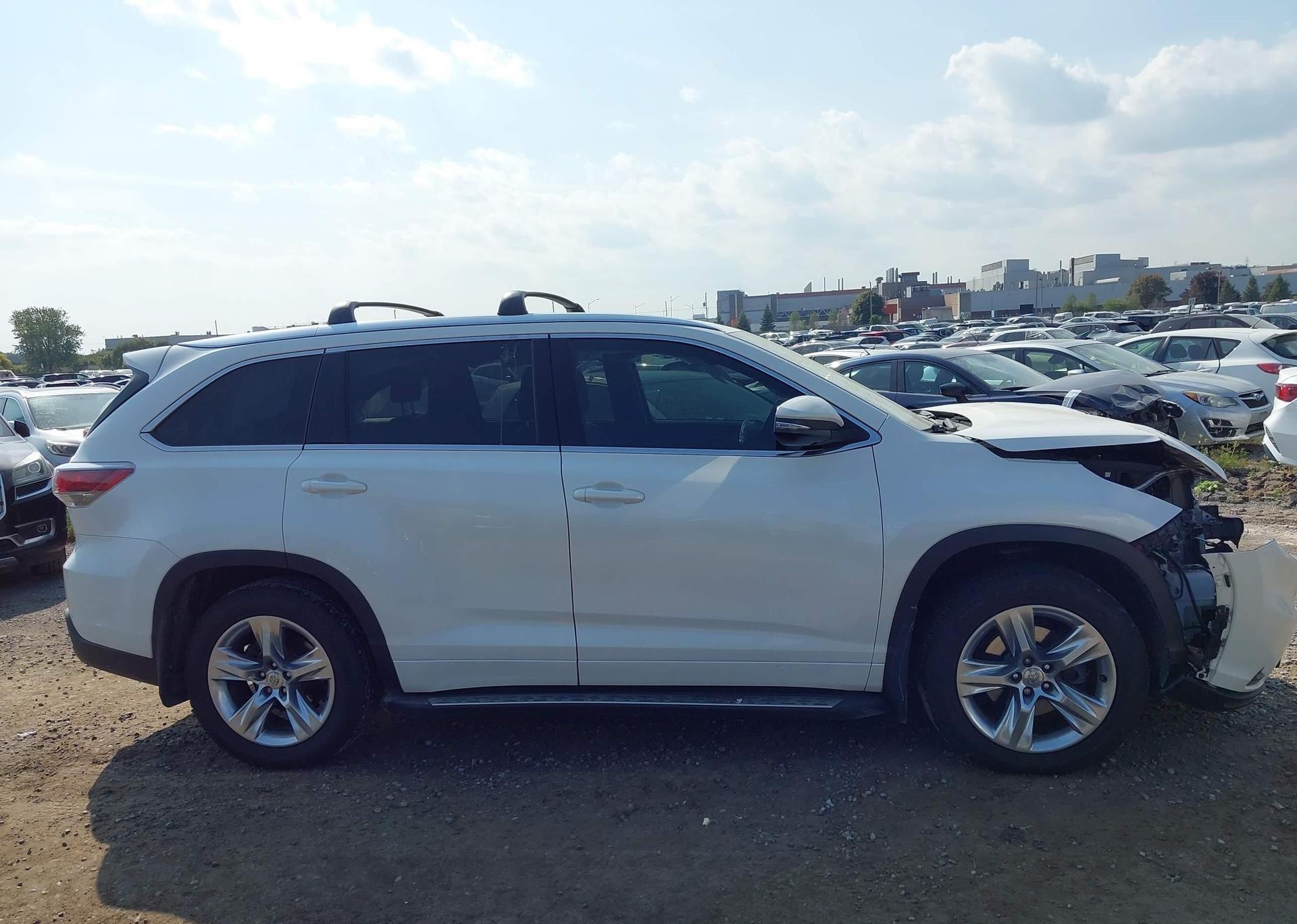 2015 TOYOTA HIGHLANDER LIMITED
