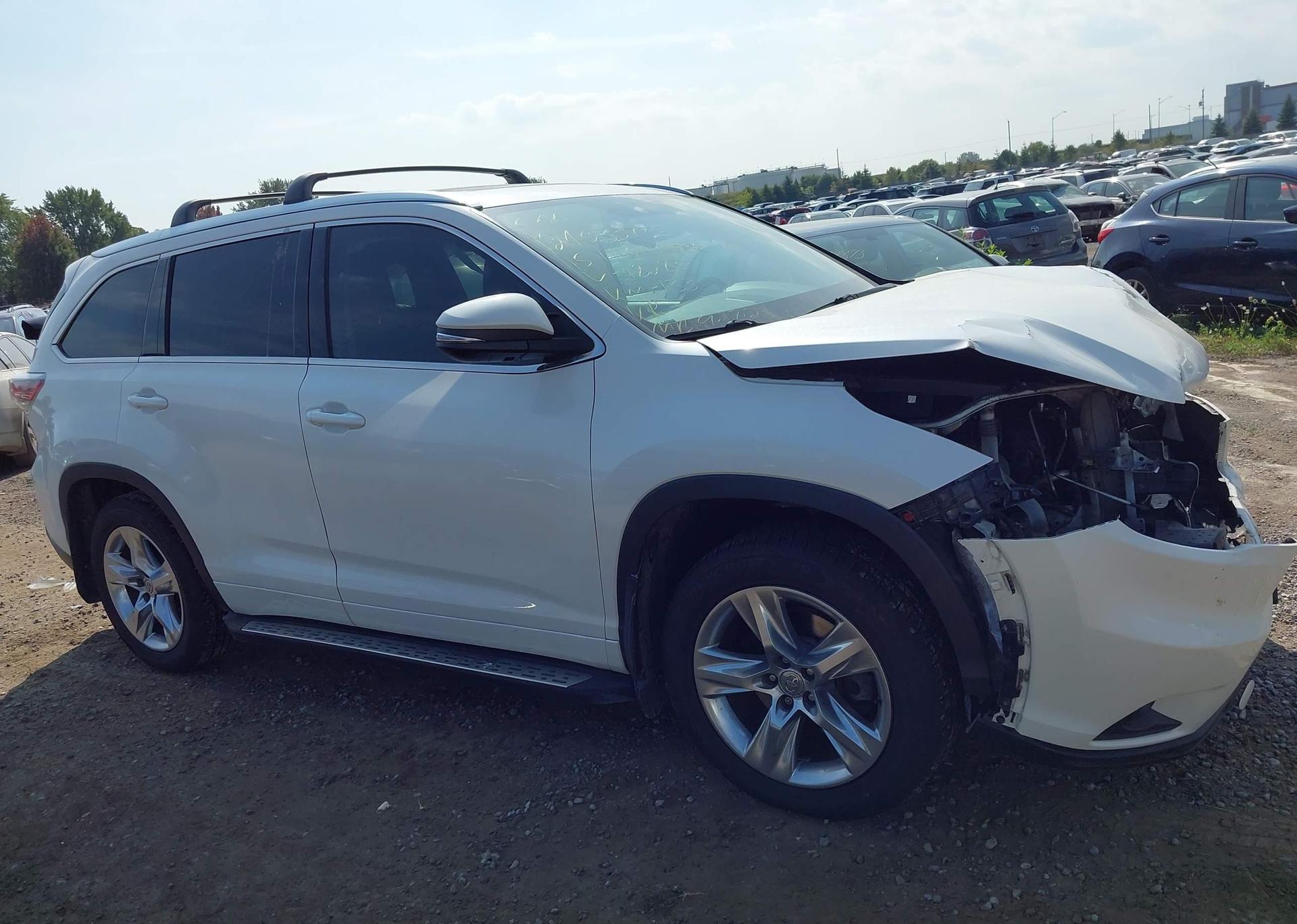2015 TOYOTA HIGHLANDER LIMITED