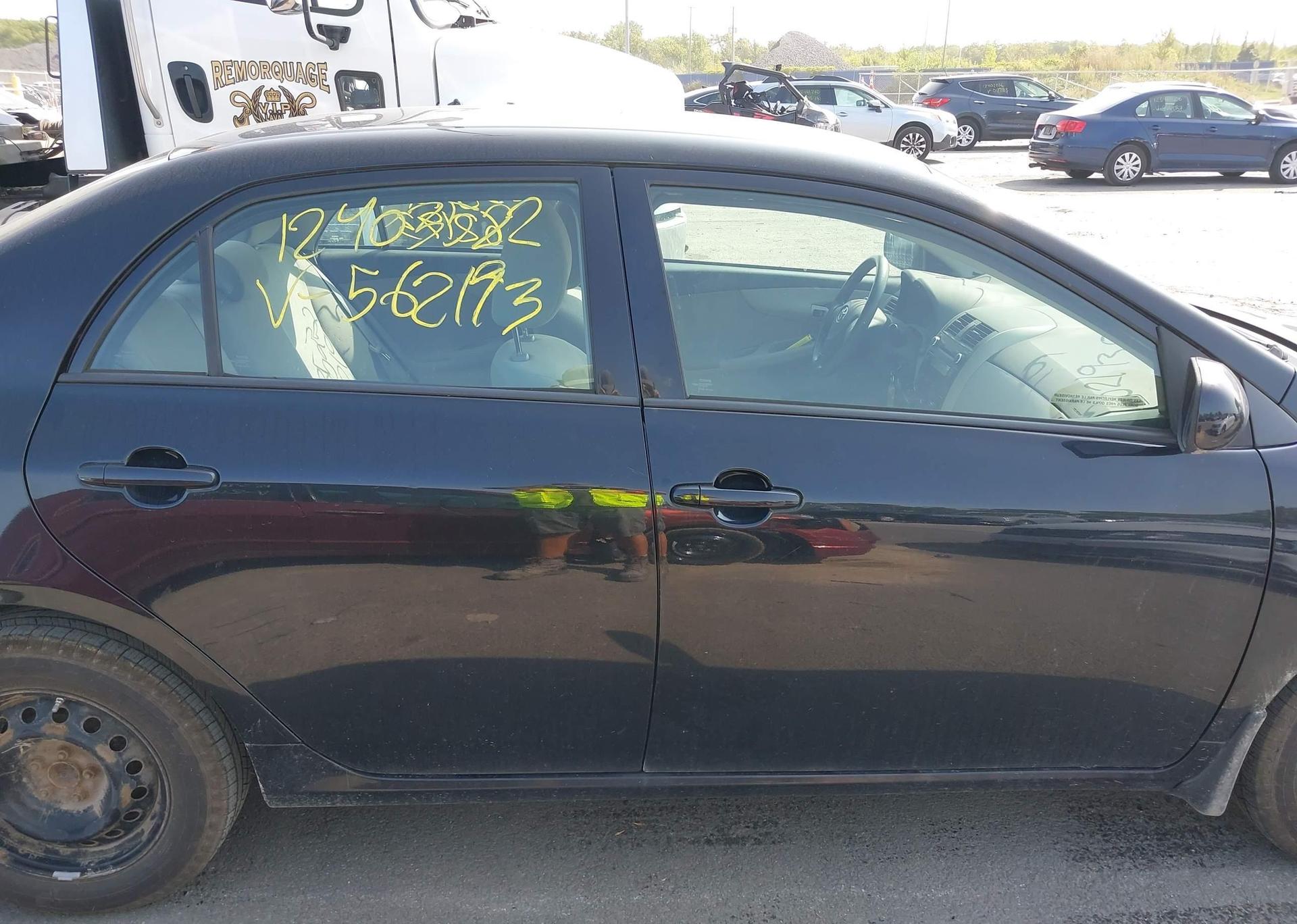 2011 TOYOTA COROLLA