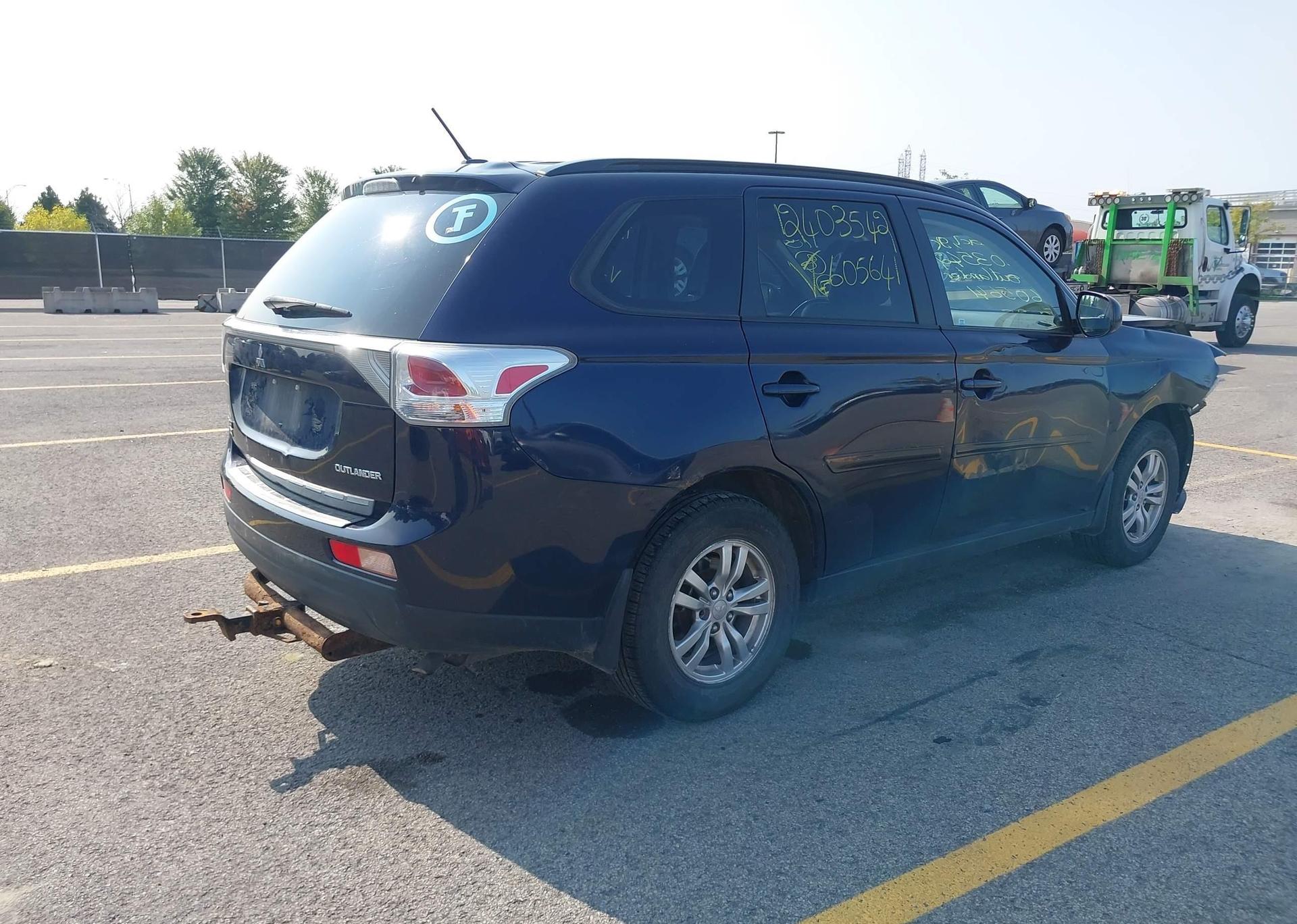 2014 MITSUBISHI outlander