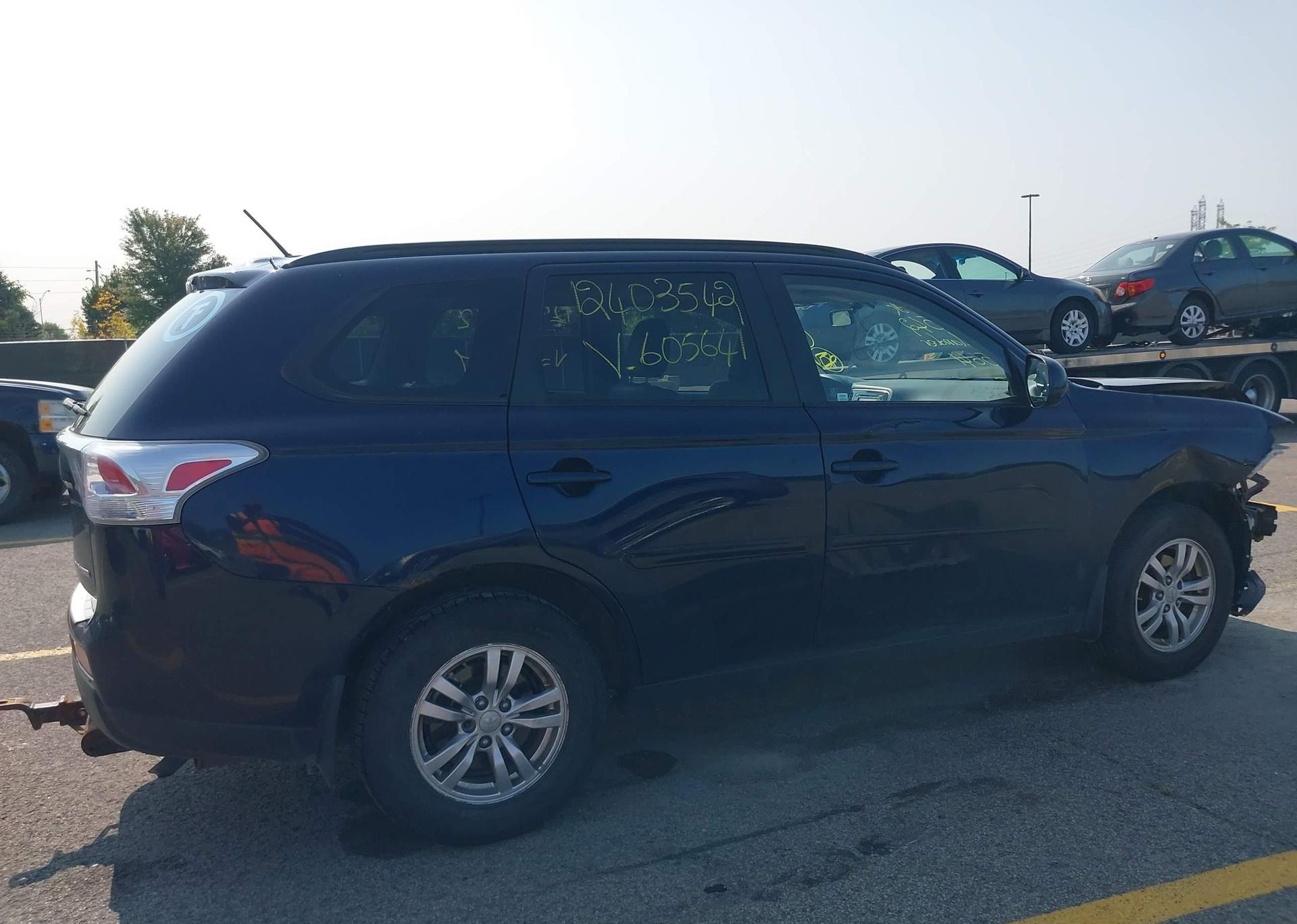 2014 MITSUBISHI outlander