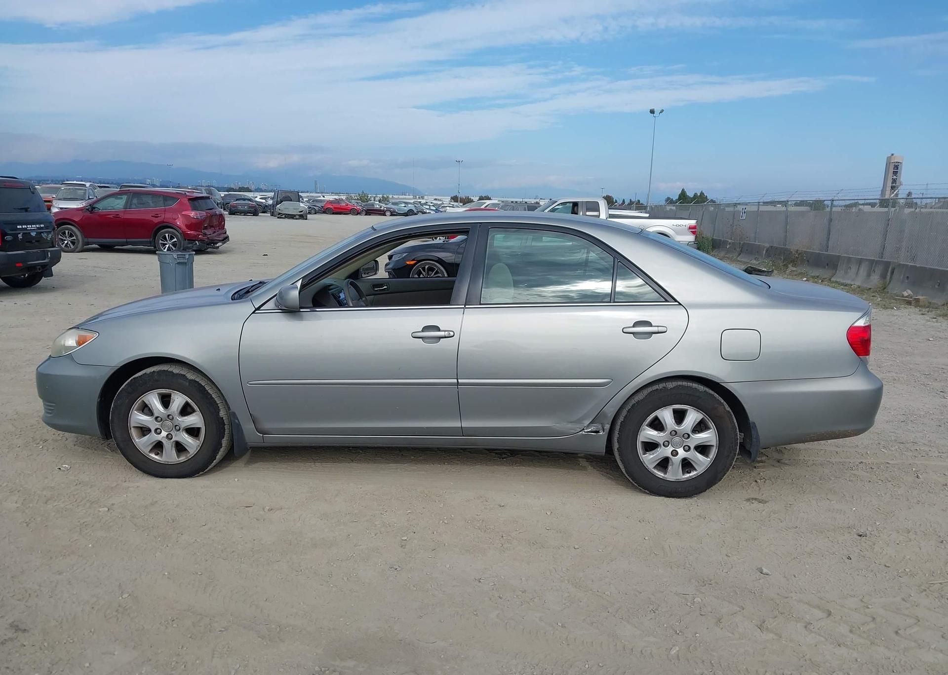2005 TOYOTA CAMRY LE V6