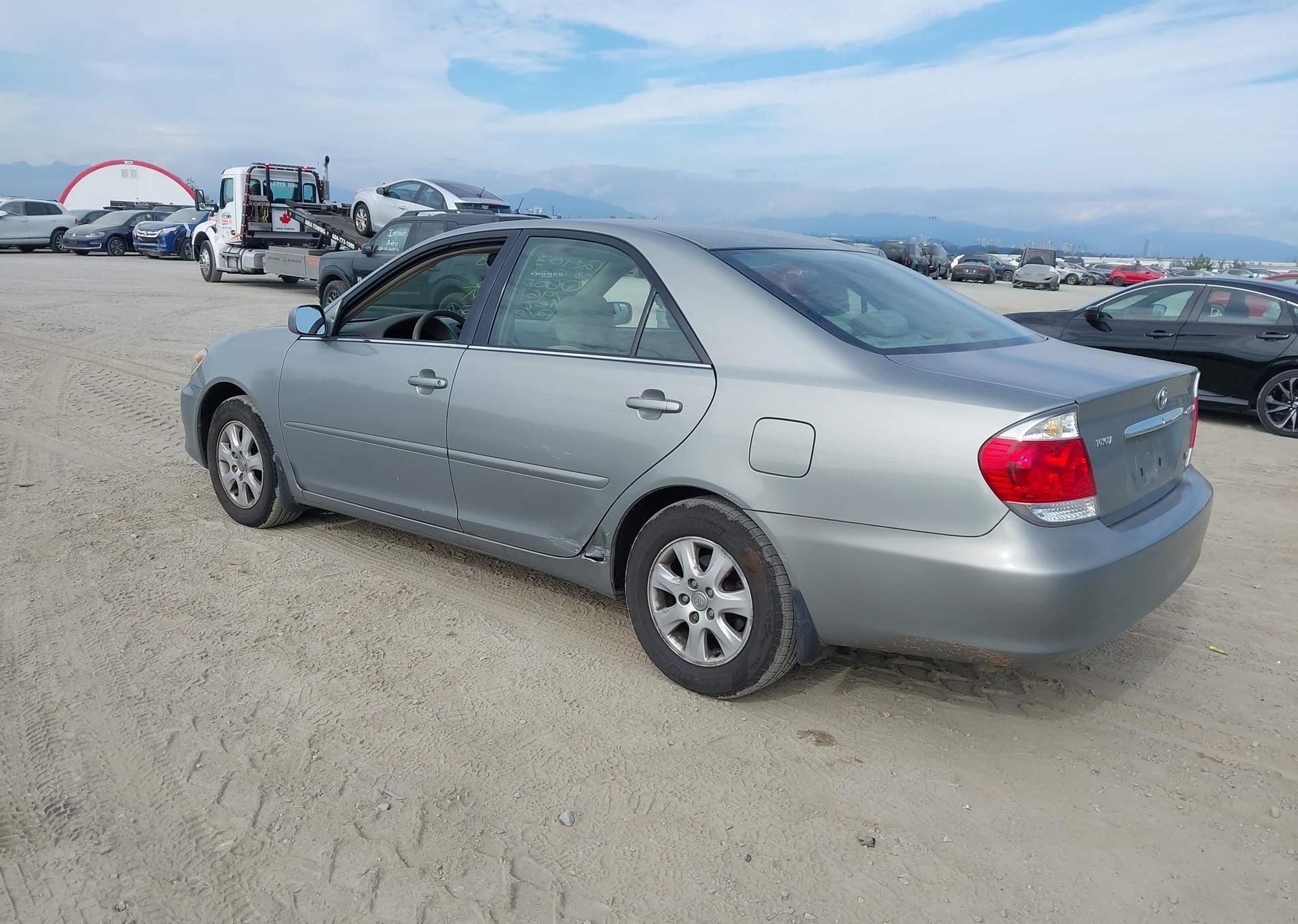 2005 TOYOTA CAMRY LE V6