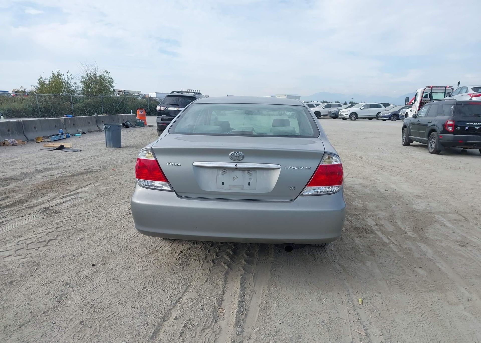 2005 TOYOTA CAMRY LE V6