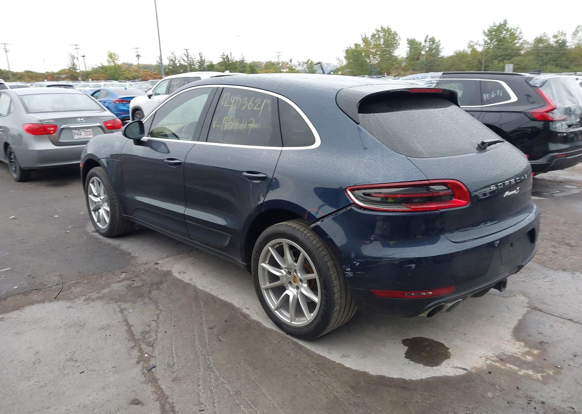 2016 PORSCHE MACAN S