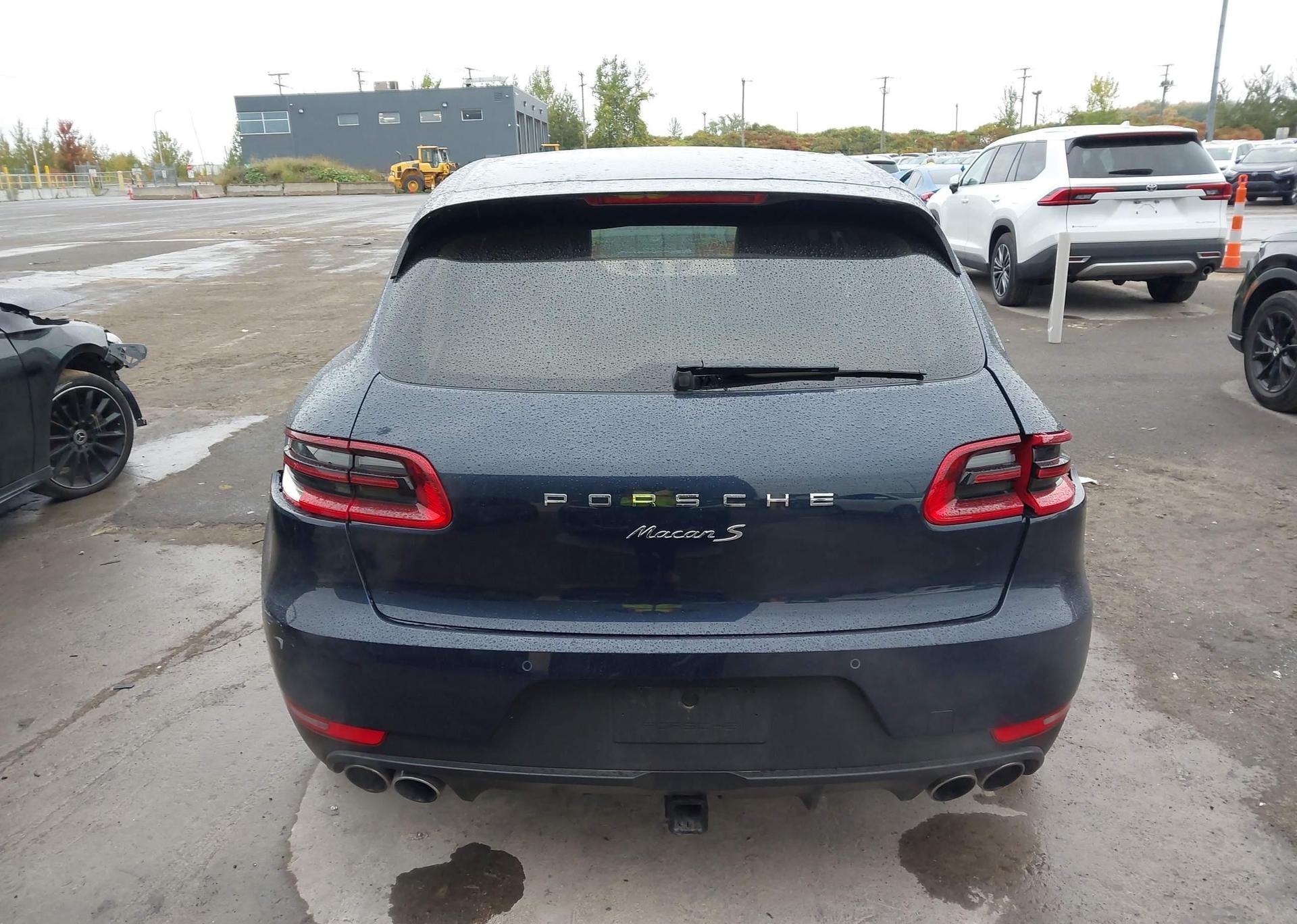 2016 PORSCHE MACAN S