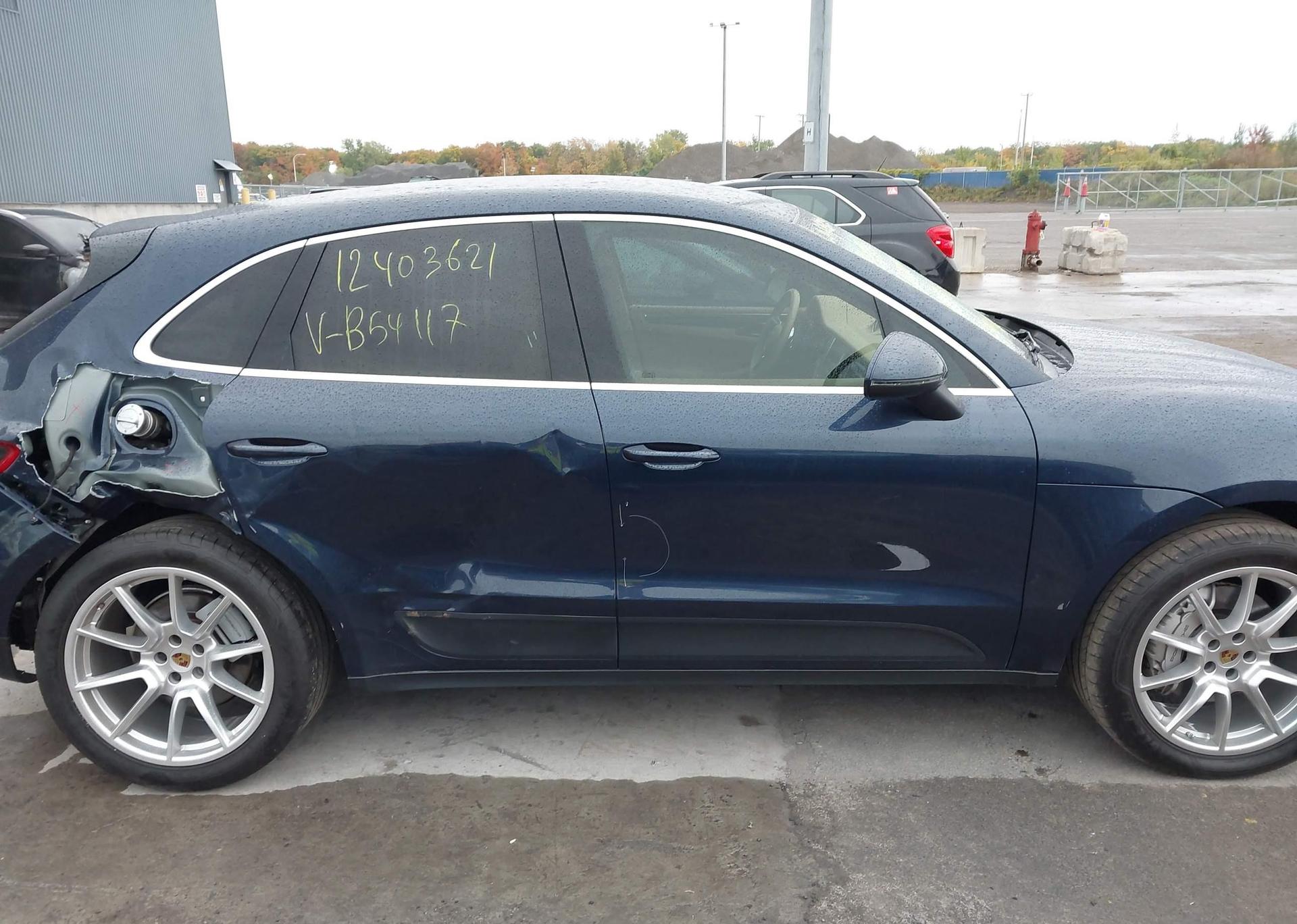 2016 PORSCHE MACAN S