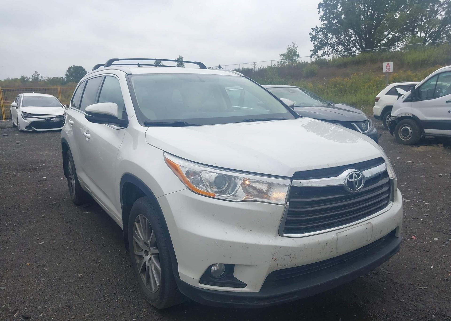 2015 TOYOTA highlander xle