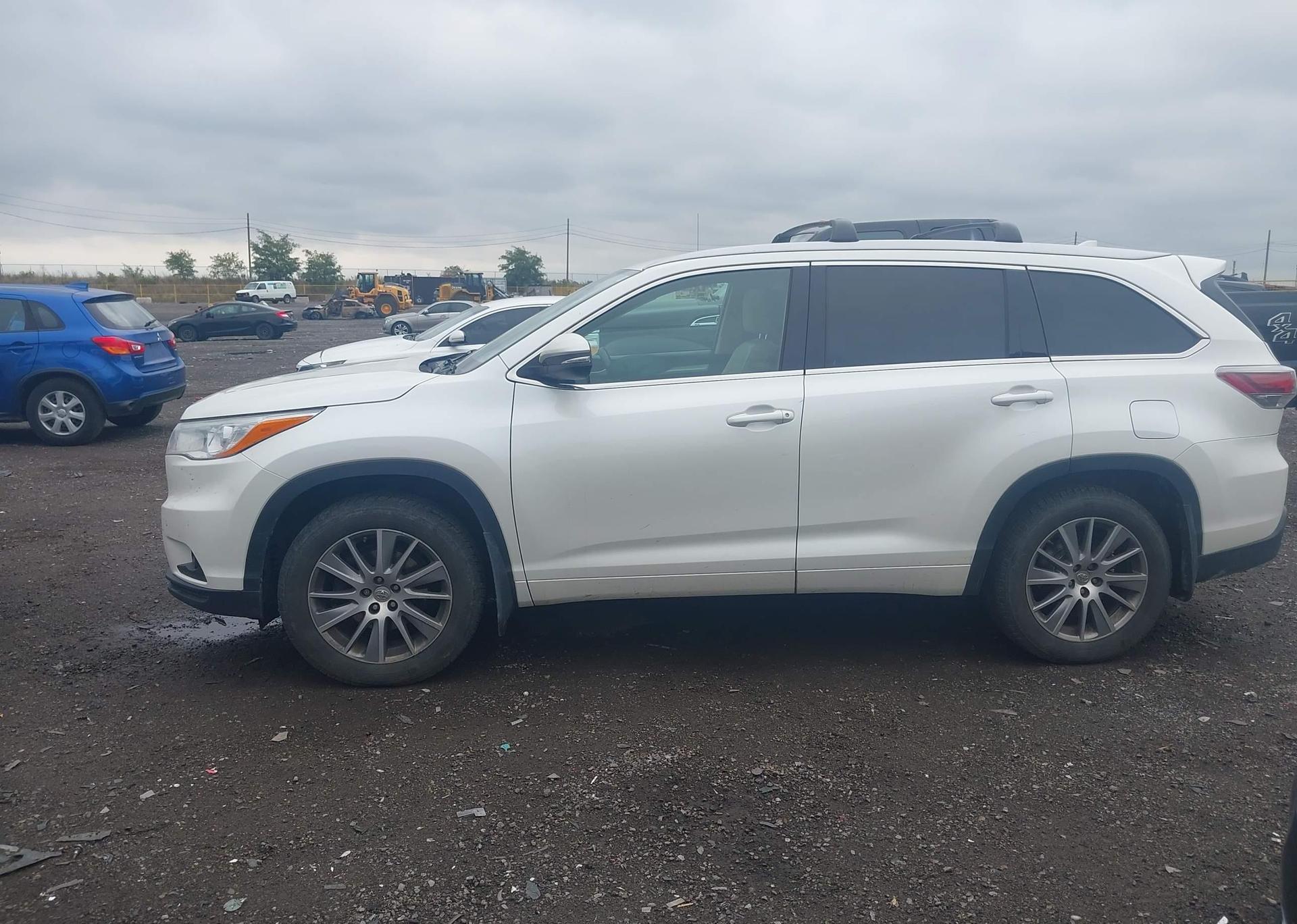 2015 TOYOTA highlander xle