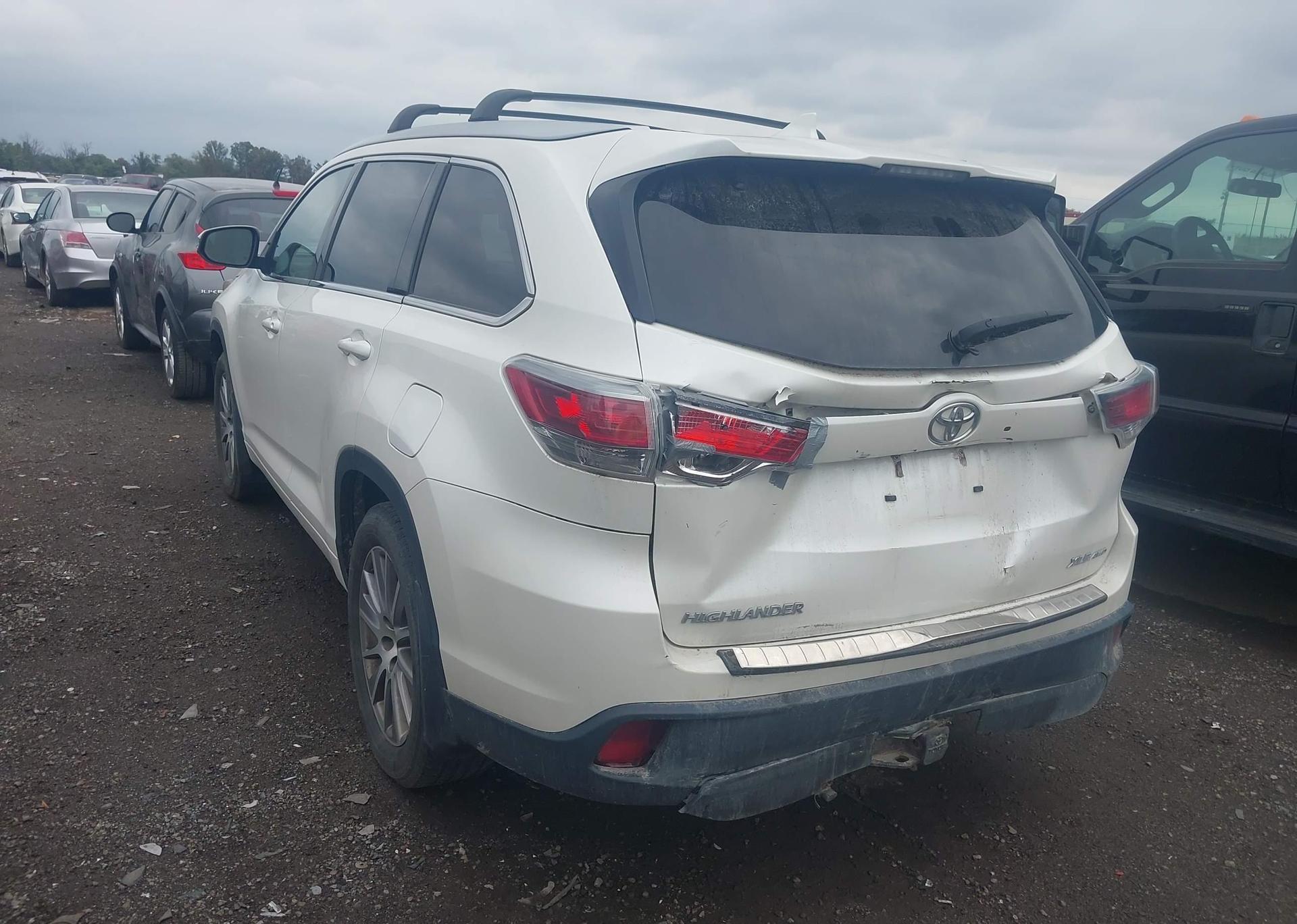 2015 TOYOTA highlander xle
