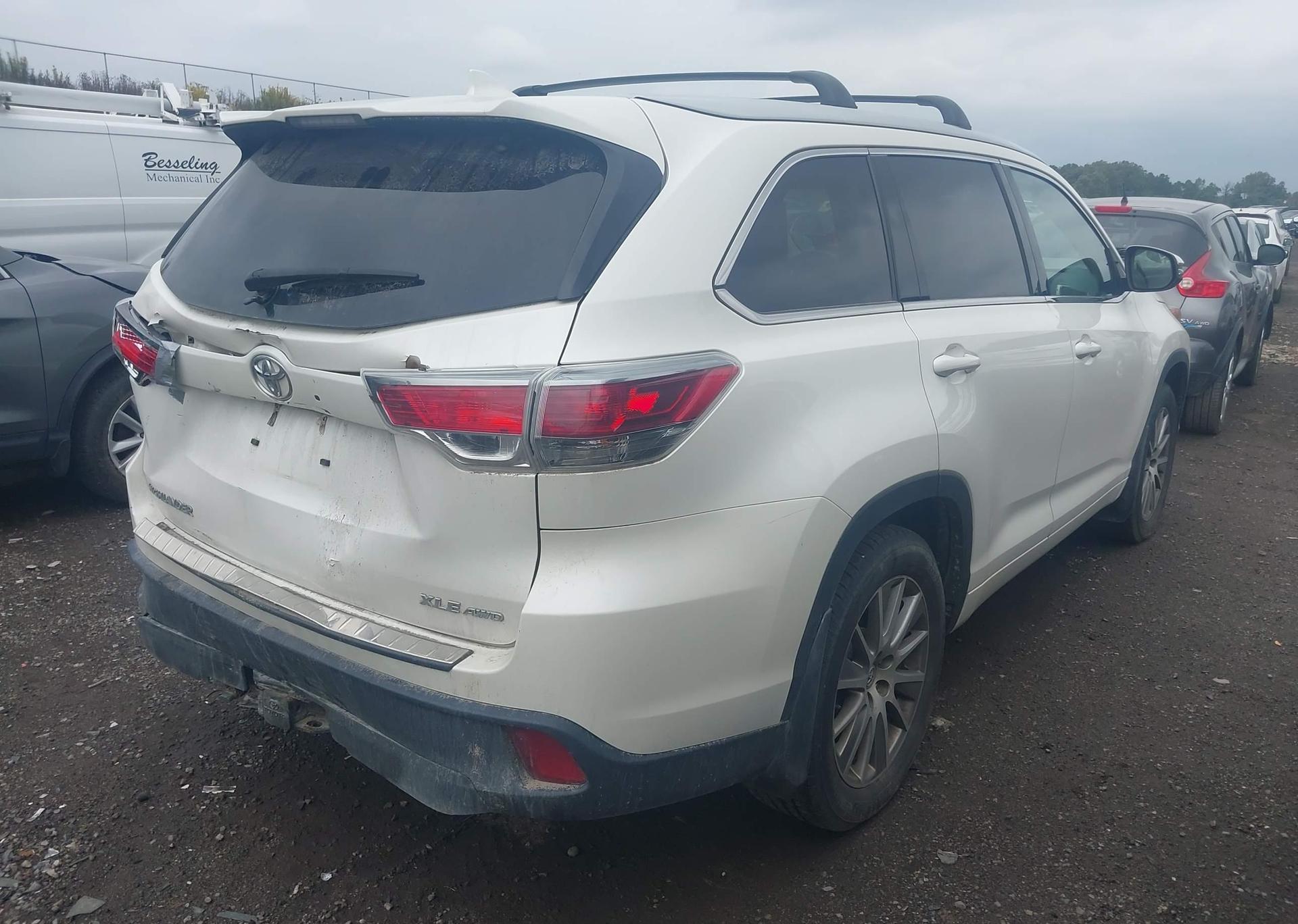 2015 TOYOTA highlander xle