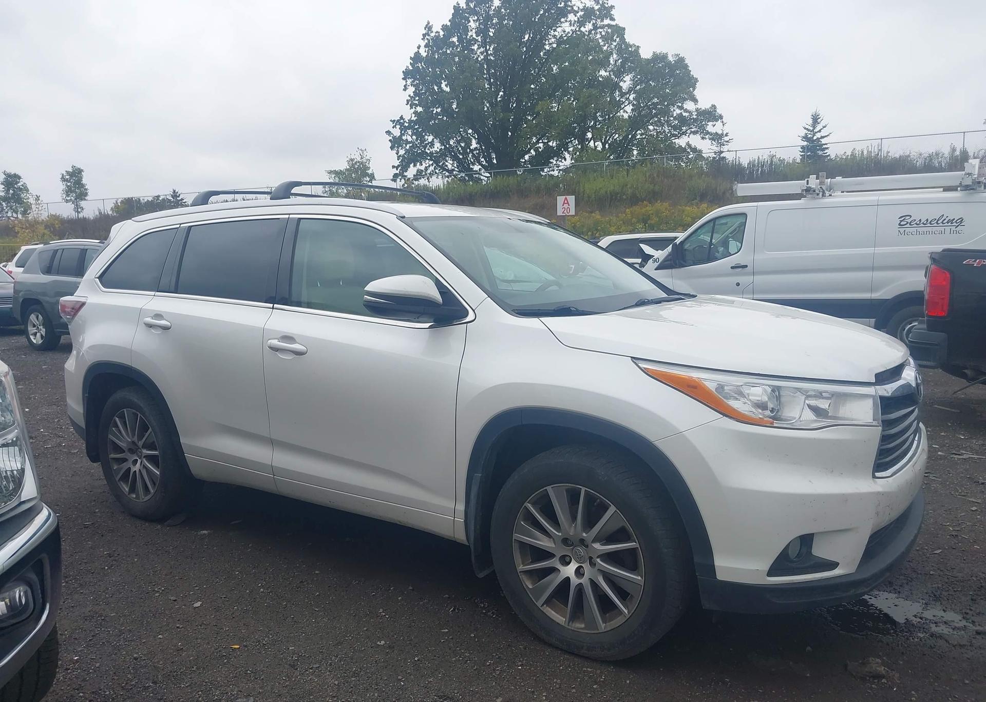 2015 TOYOTA highlander xle