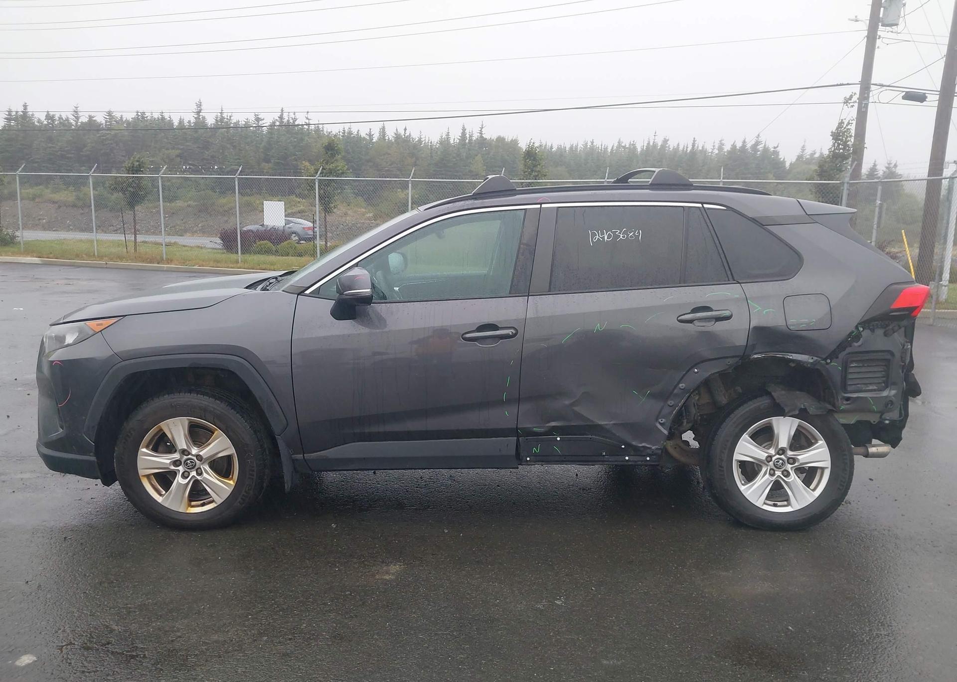 2019 TOYOTA RAV4 LE