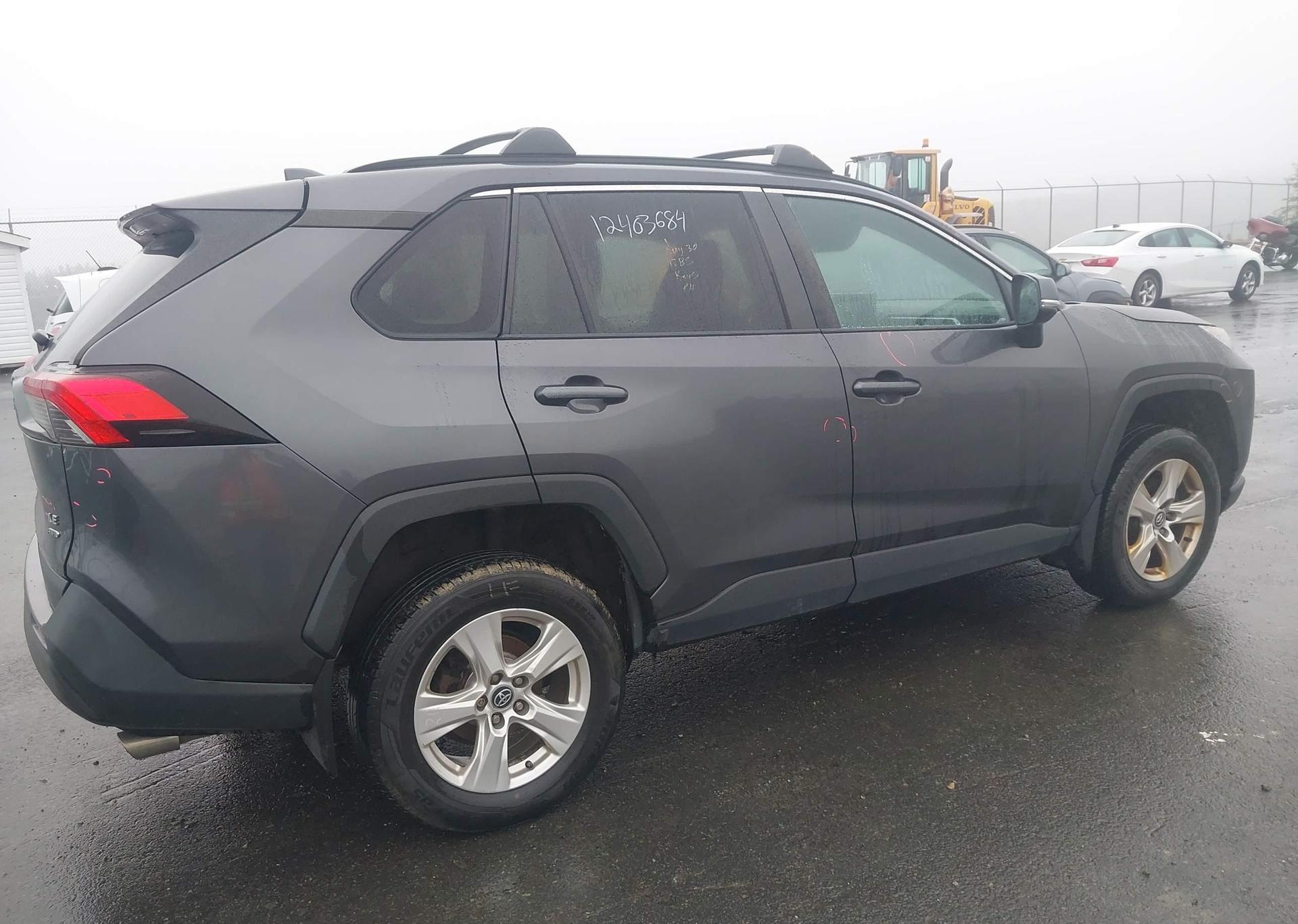 2019 TOYOTA RAV4 LE