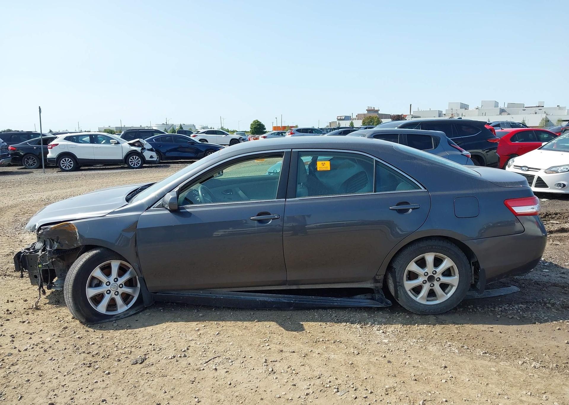 2011 TOYOTA CAMRY LE V6
