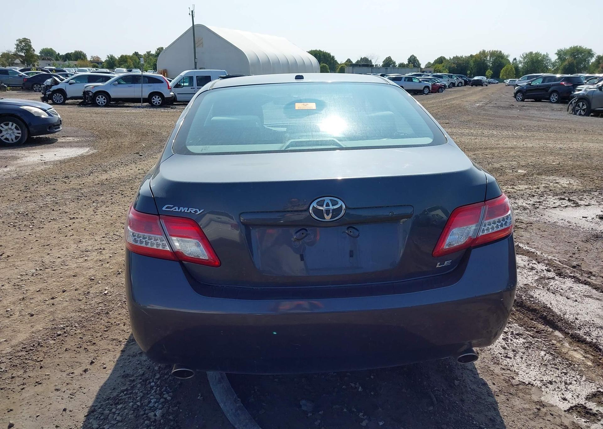 2011 TOYOTA CAMRY LE V6