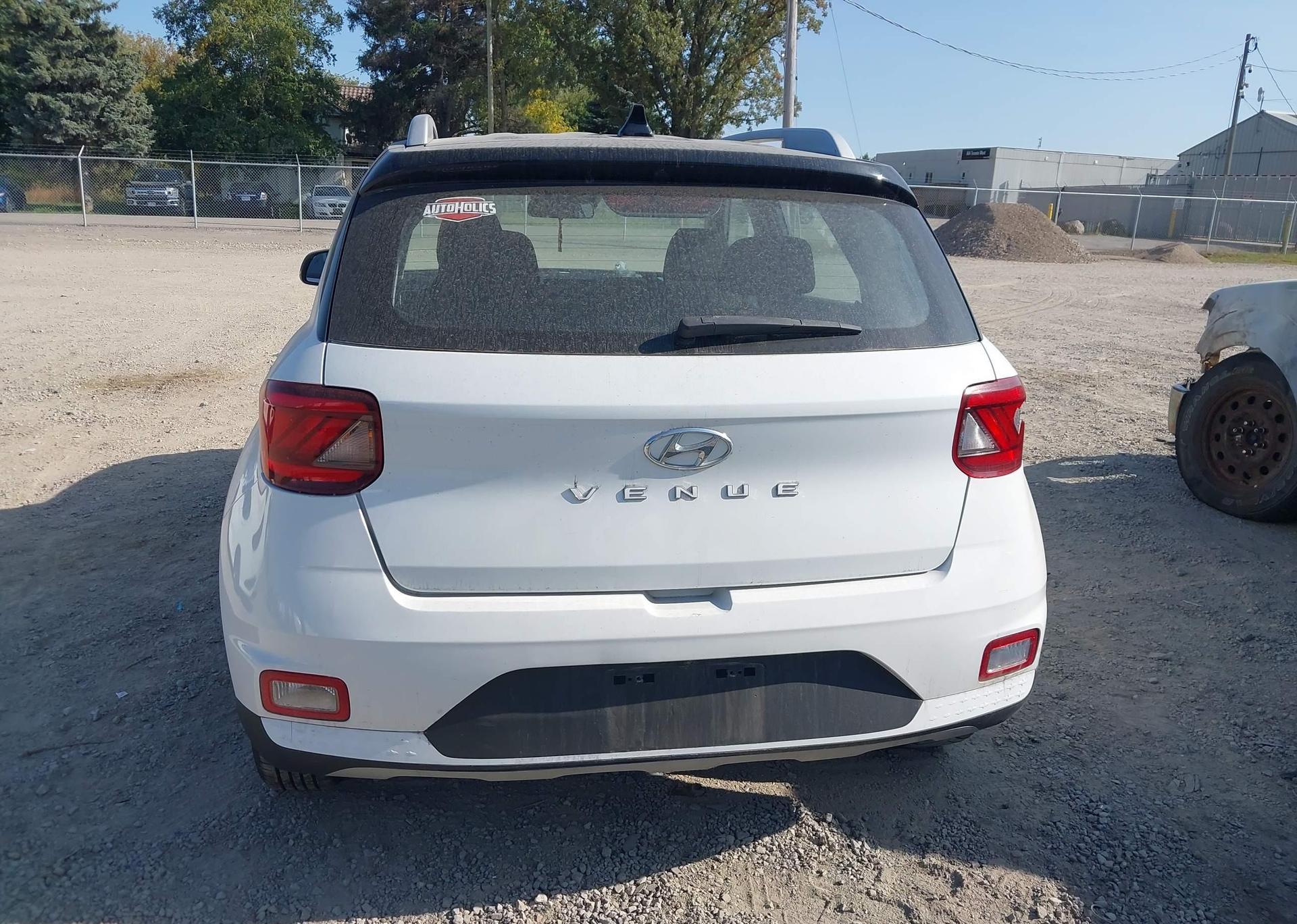 2021 HYUNDAI VENUE PREFERRED WITH TWO-TONE BODY COLOUR