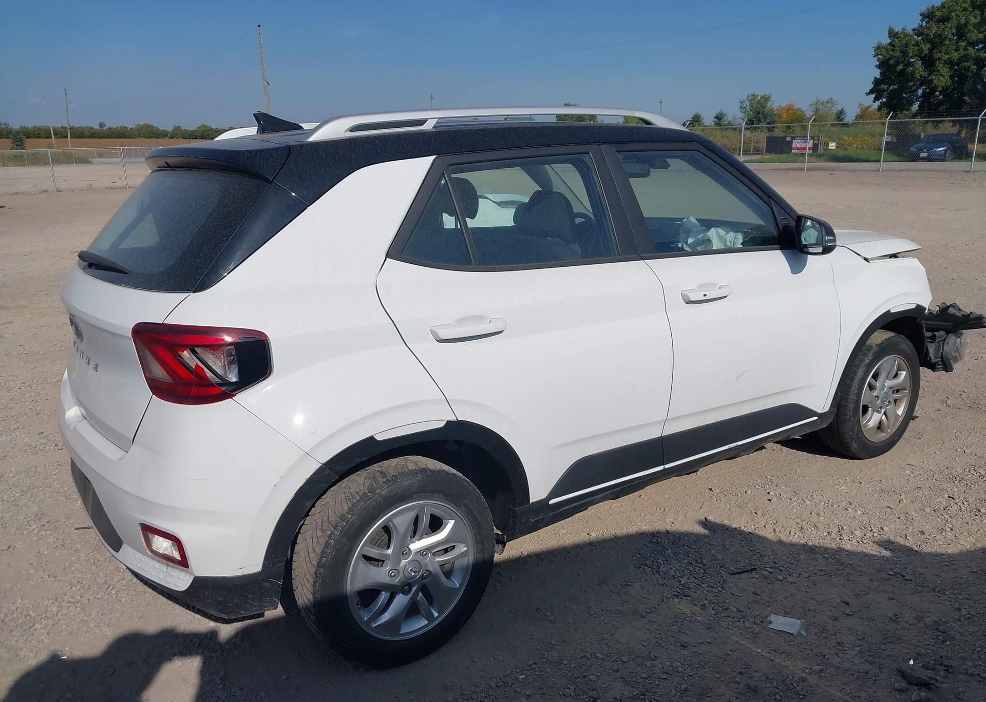 2021 HYUNDAI VENUE PREFERRED WITH TWO-TONE BODY COLOUR