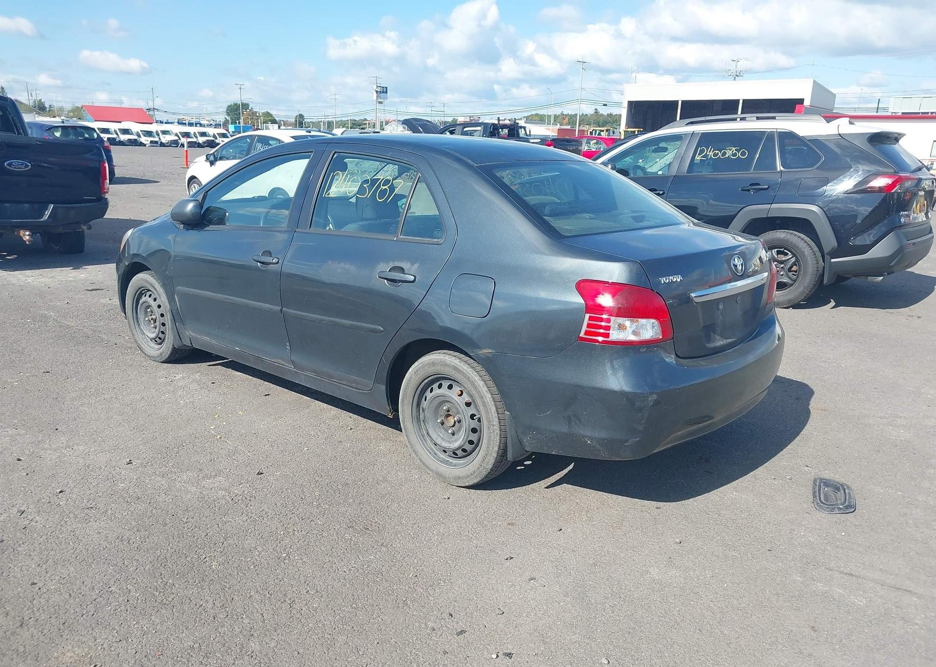 2010 TOYOTA YARIS