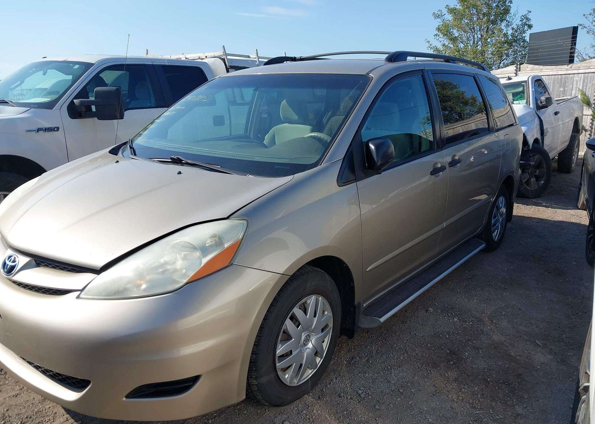 2006 TOYOTA SIENNA CE