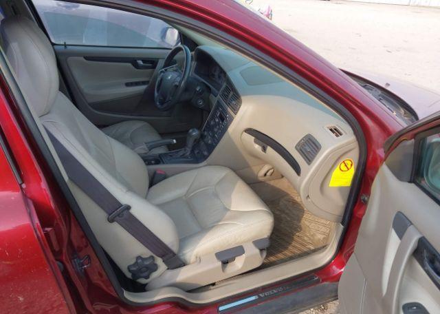 2003 VOLVO V70 2.4