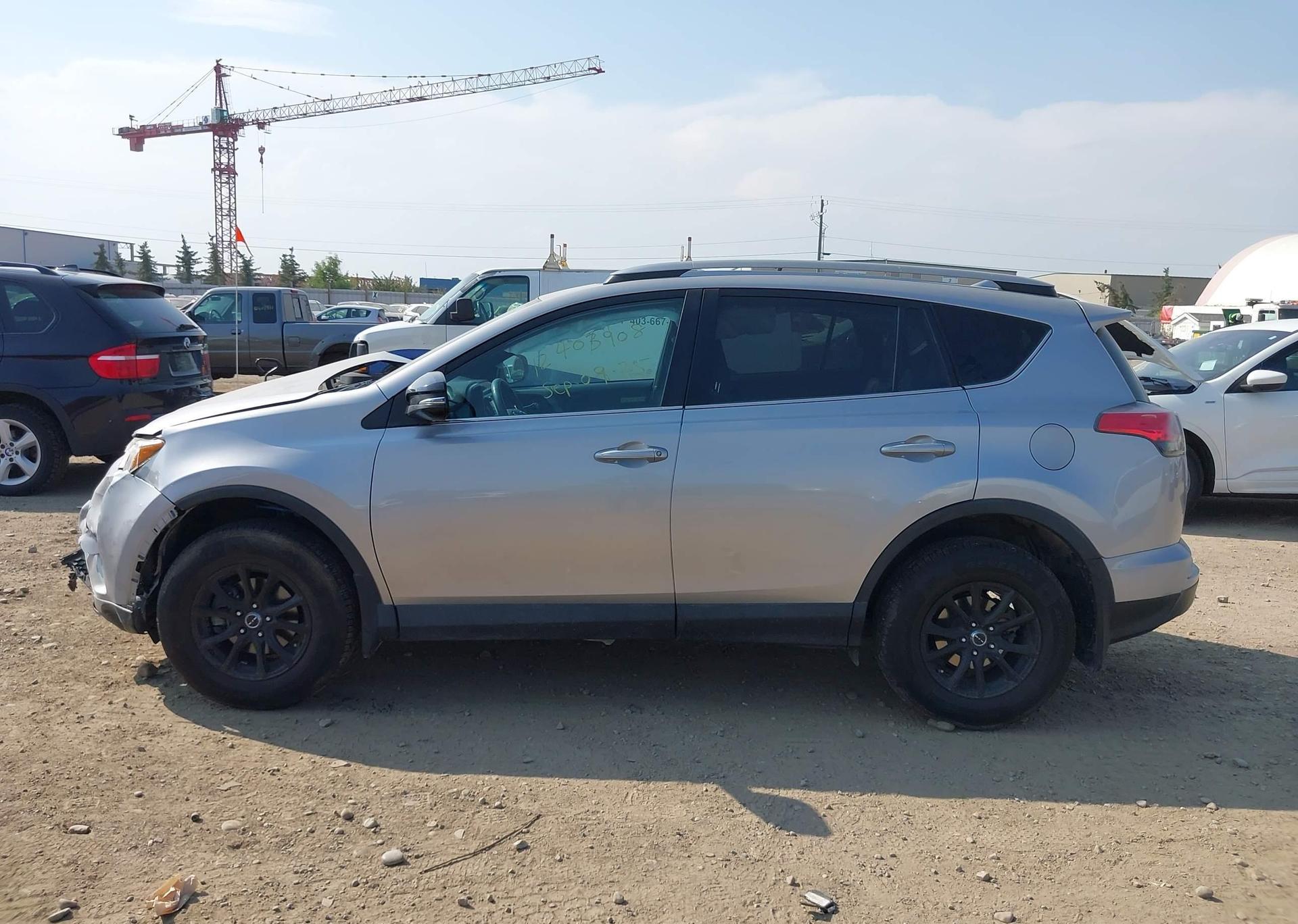 2018 TOYOTA RAV4 SE