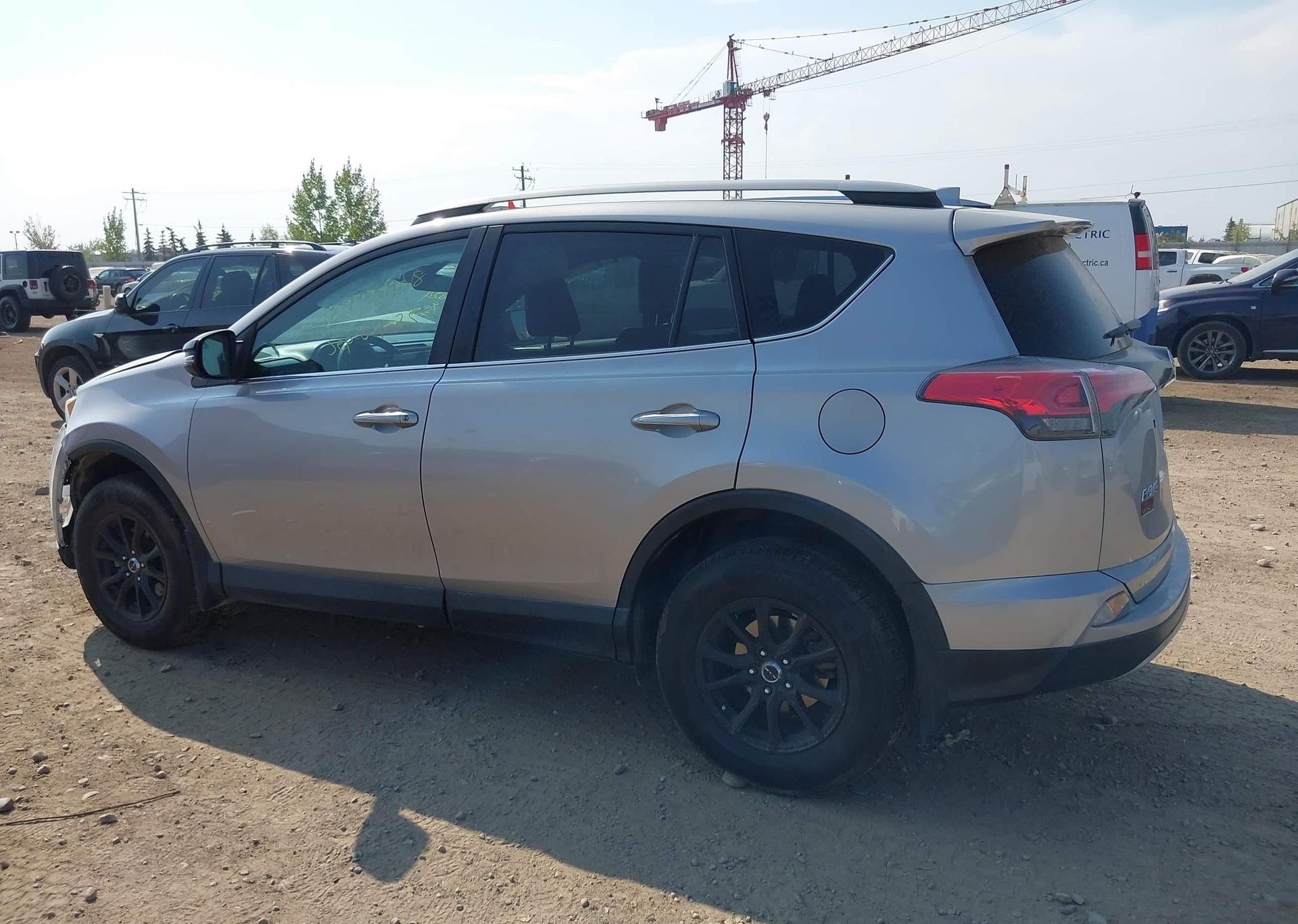 2018 TOYOTA RAV4 SE