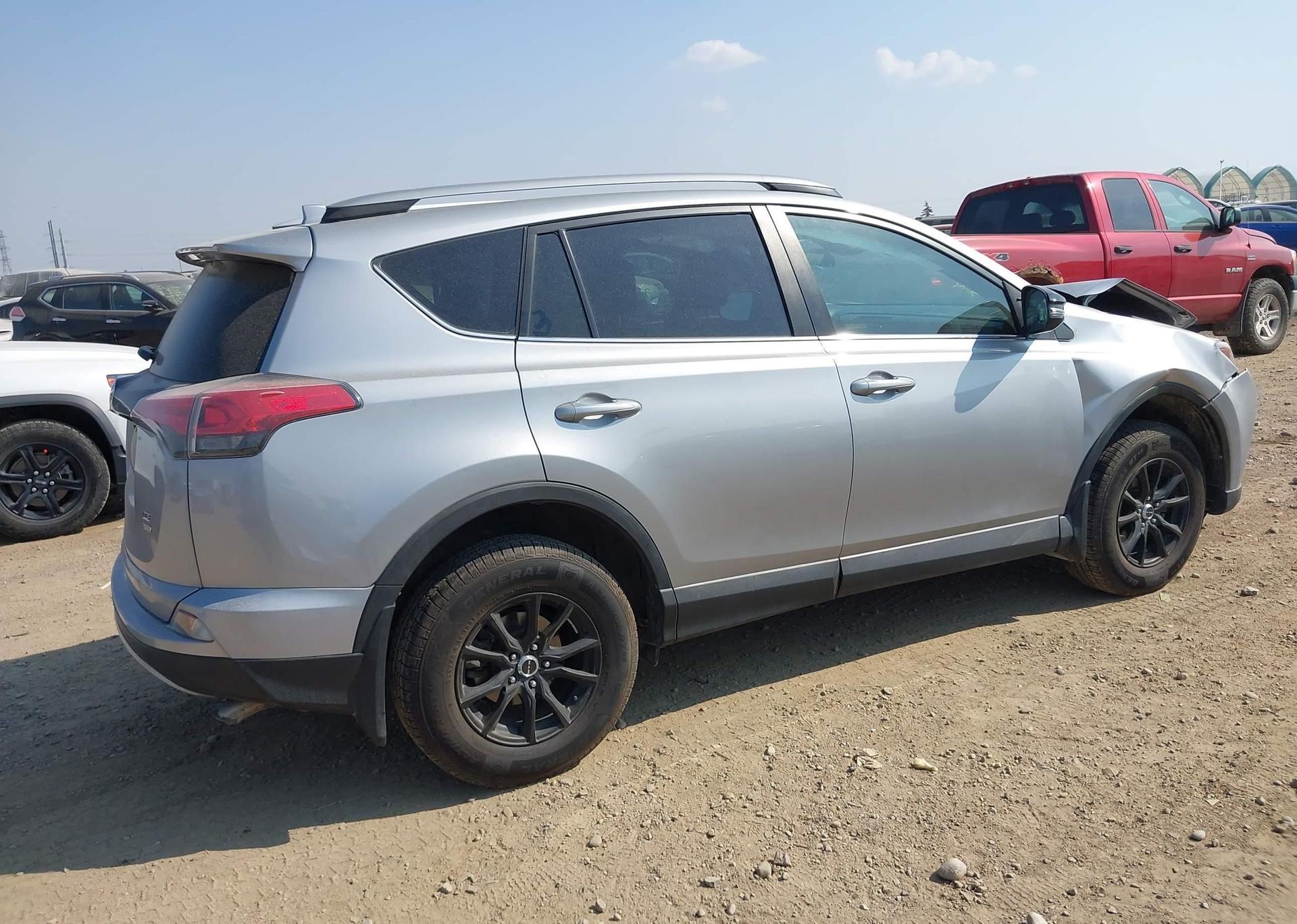 2018 TOYOTA RAV4 SE