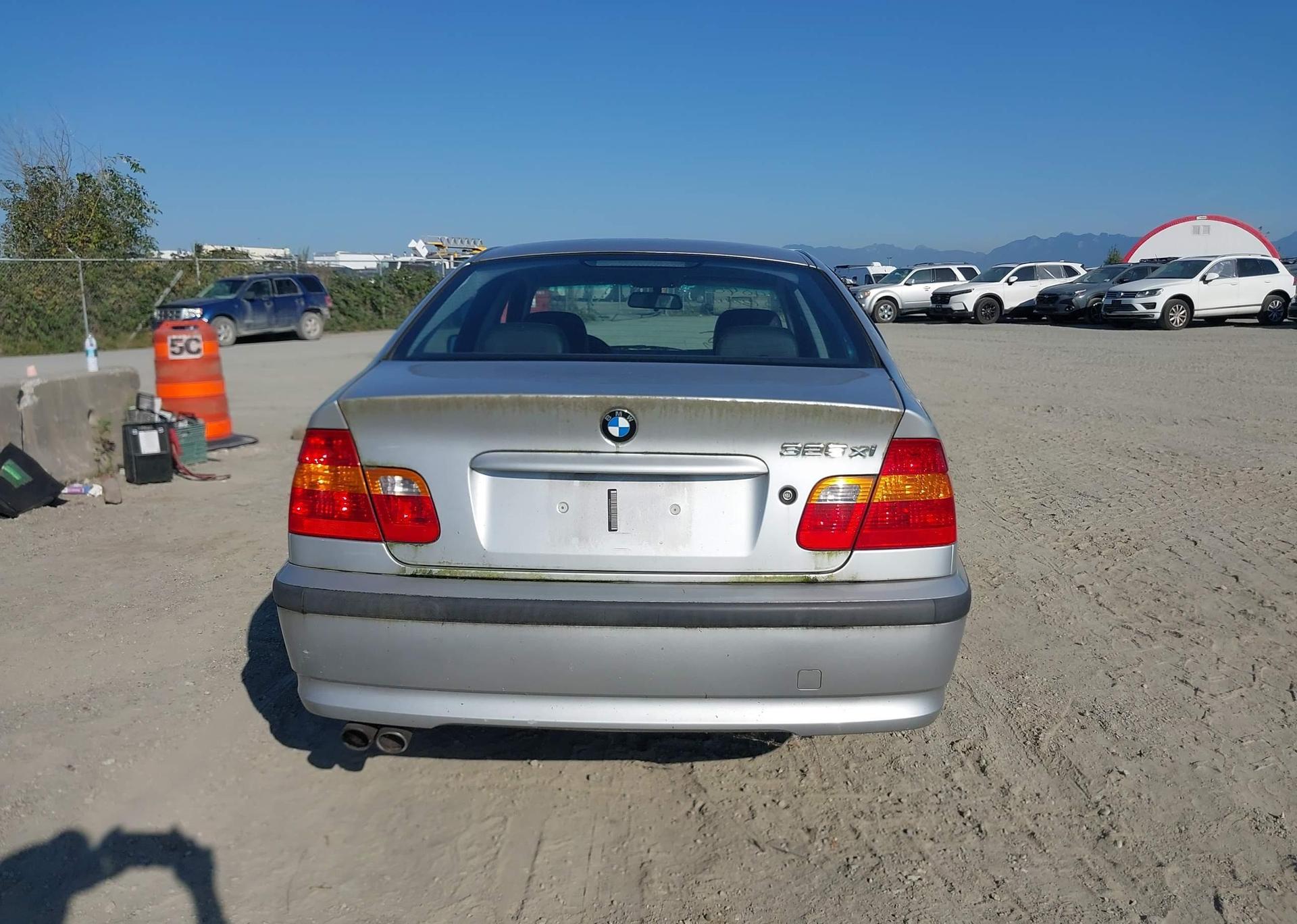 2002 BMW 325 XI