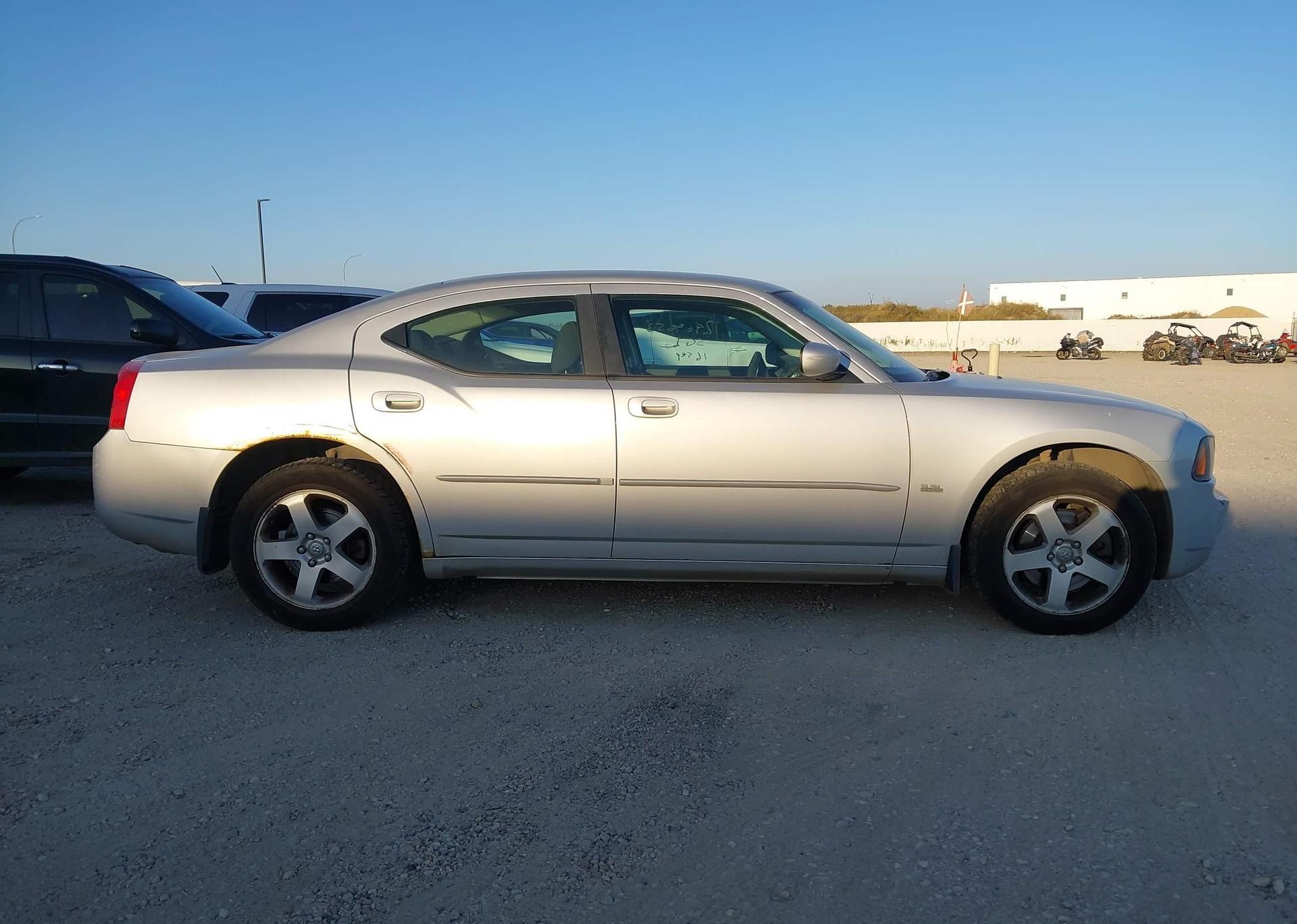 2010 DODGE CHARGER SXT