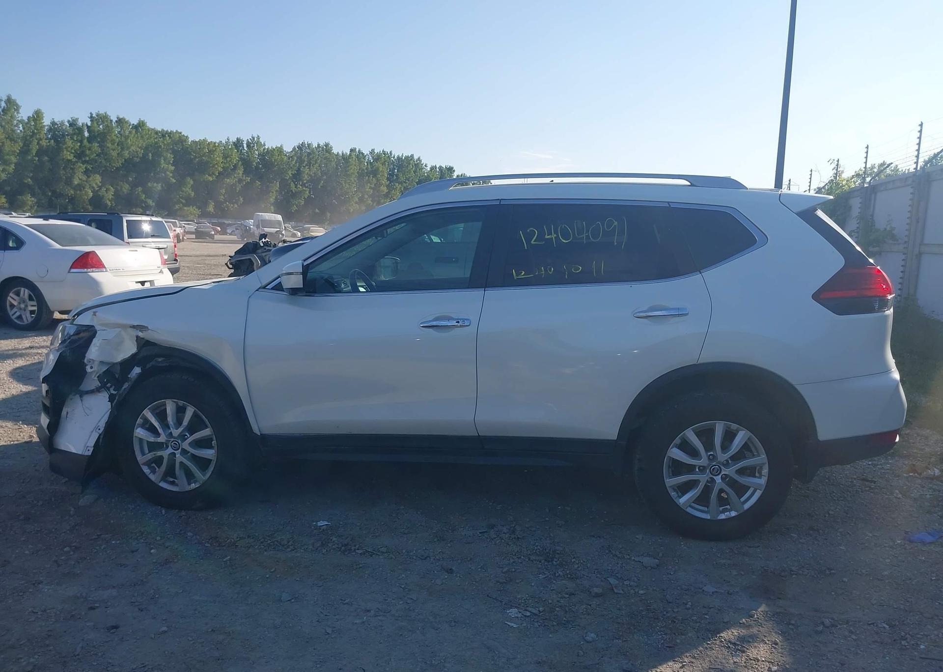 2017 NISSAN ROGUE S