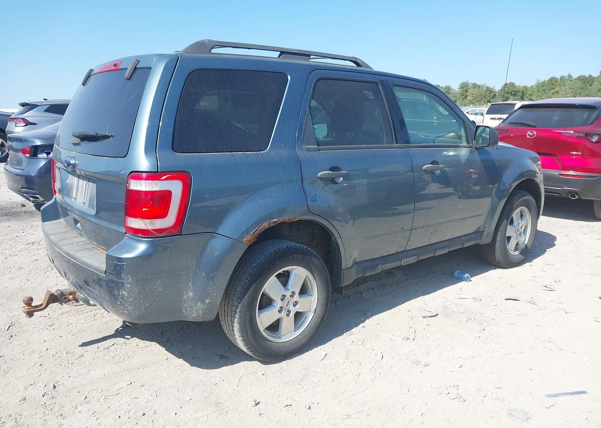 2011 FORD ESCAPE XLT