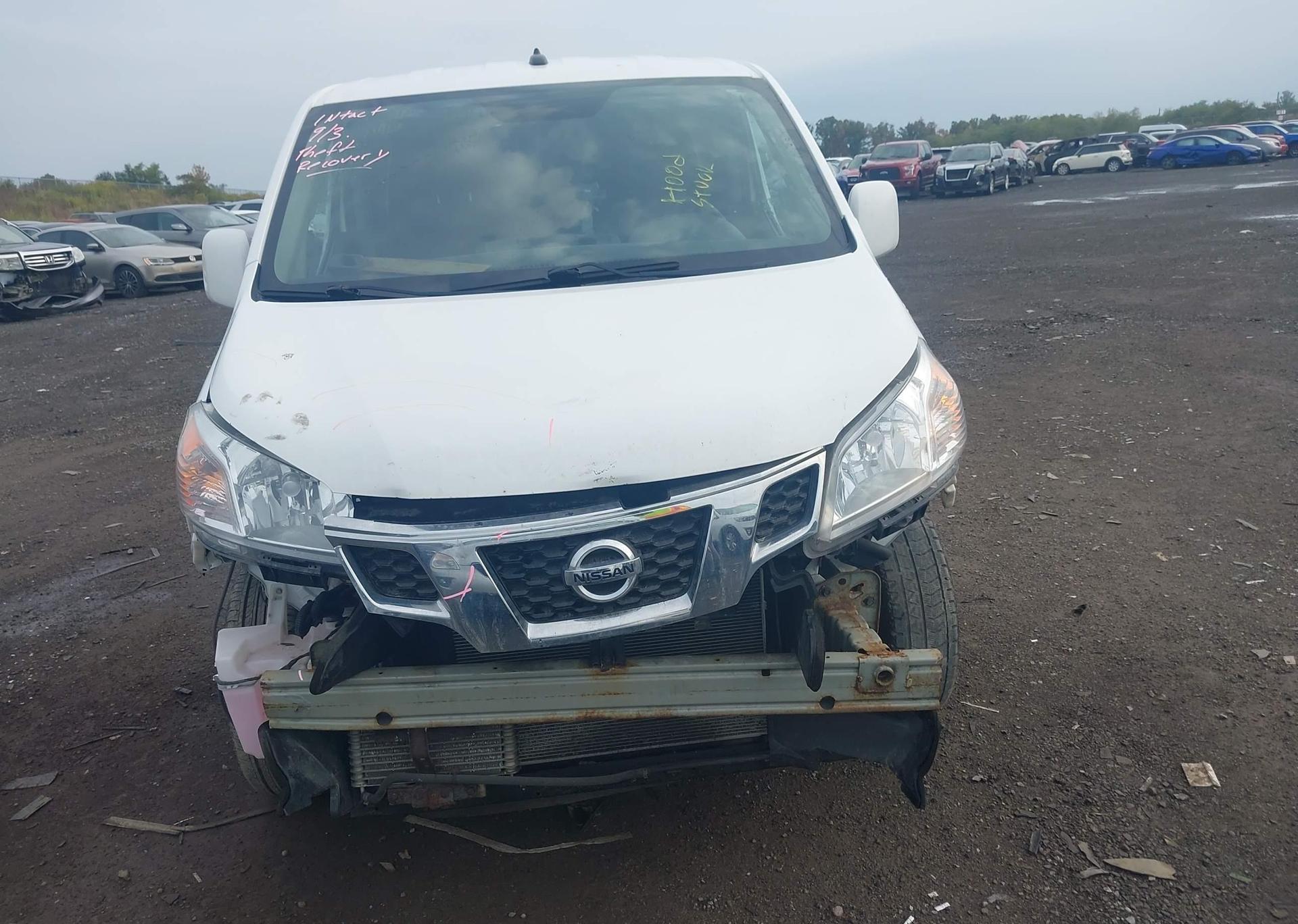 2017 NISSAN NV200