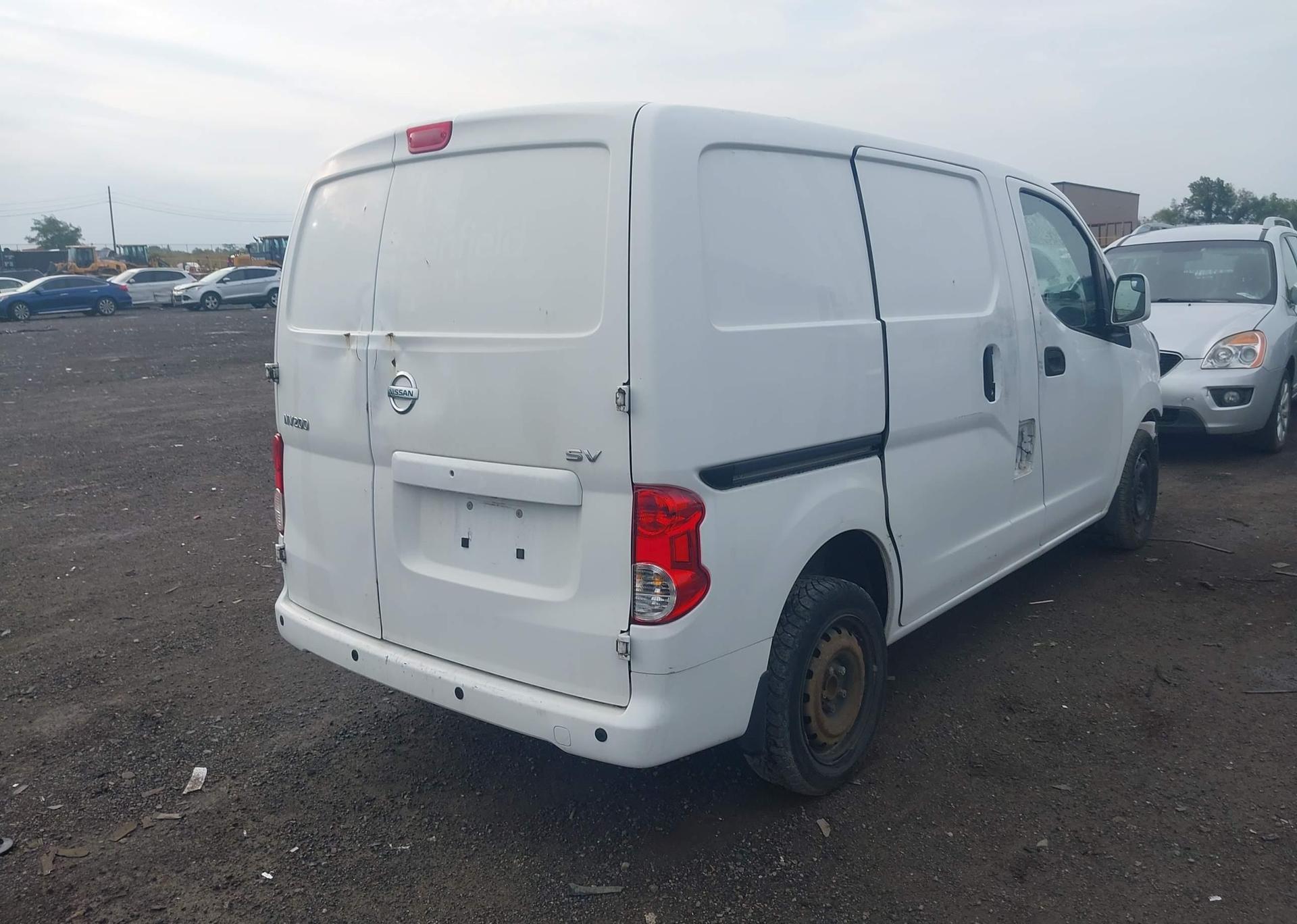 2017 NISSAN NV200