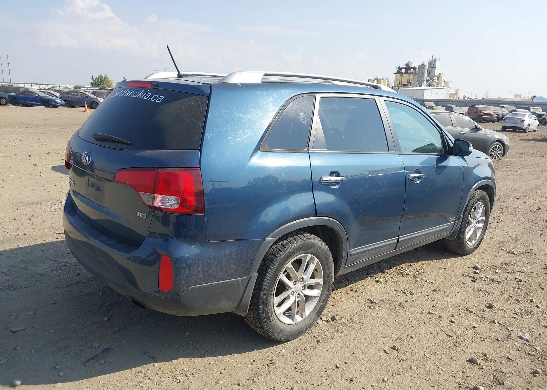 2015 KIA SORENTO LX