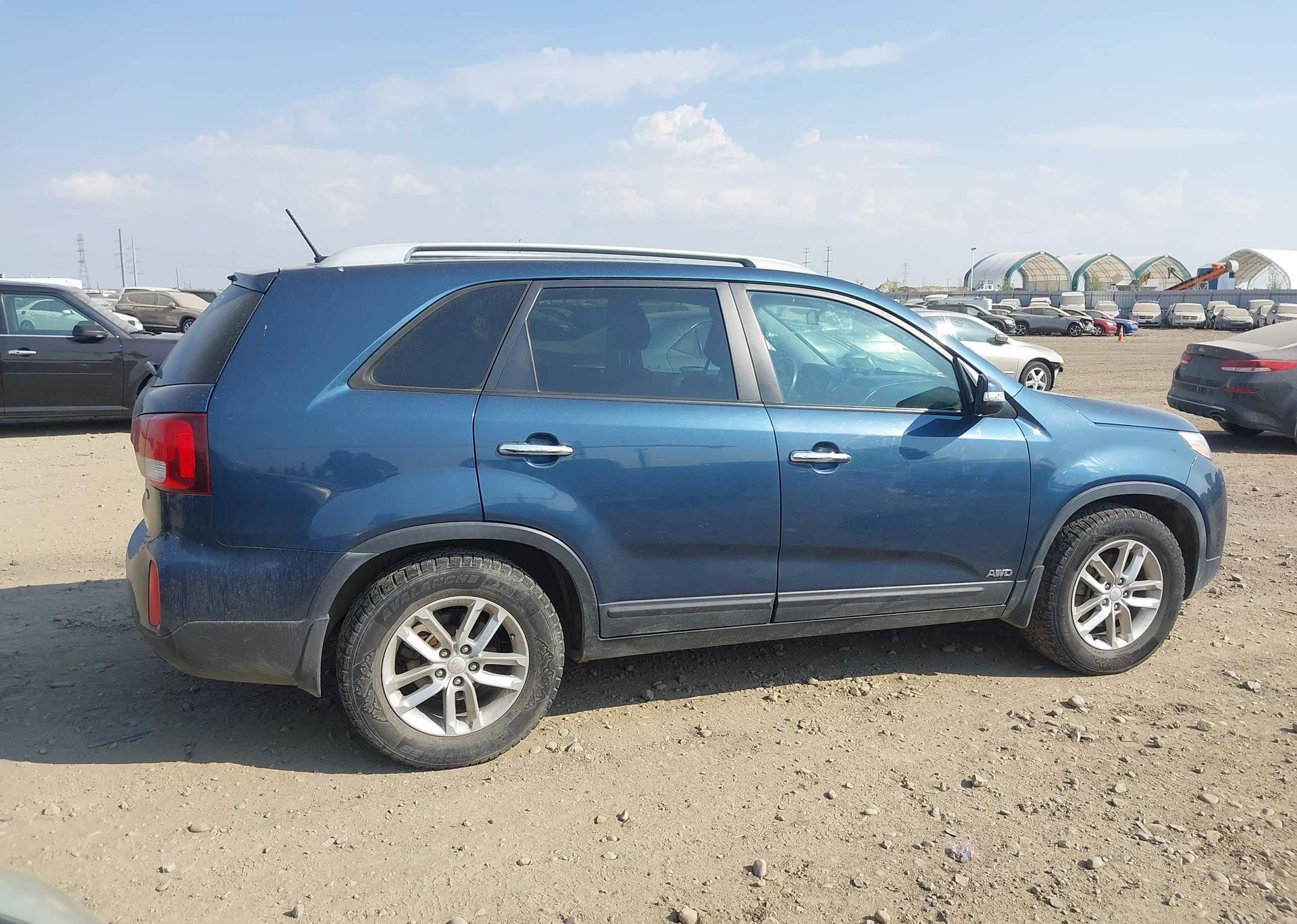 2015 KIA SORENTO LX