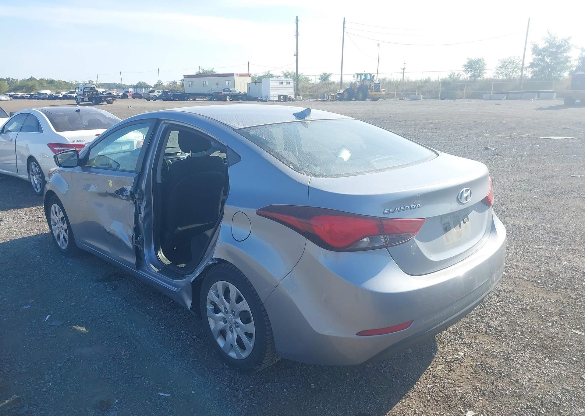 2015 HYUNDAI ELANTRA GL