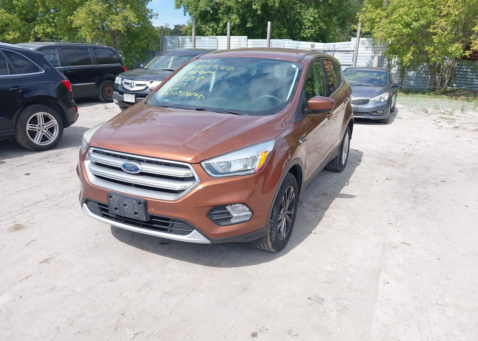 2017 FORD ESCAPE SE