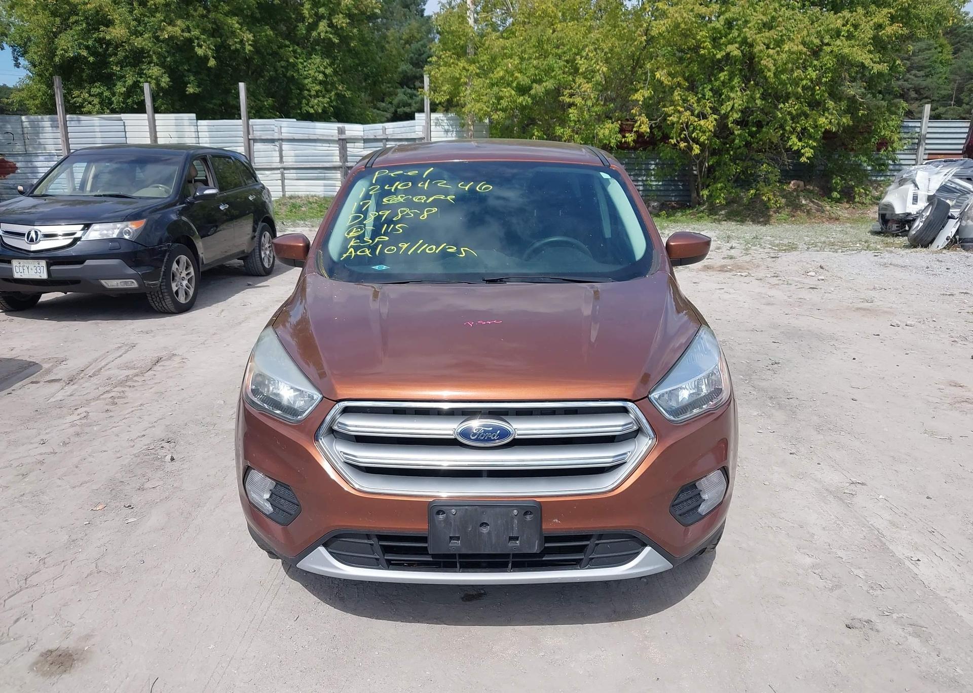 2017 FORD ESCAPE SE