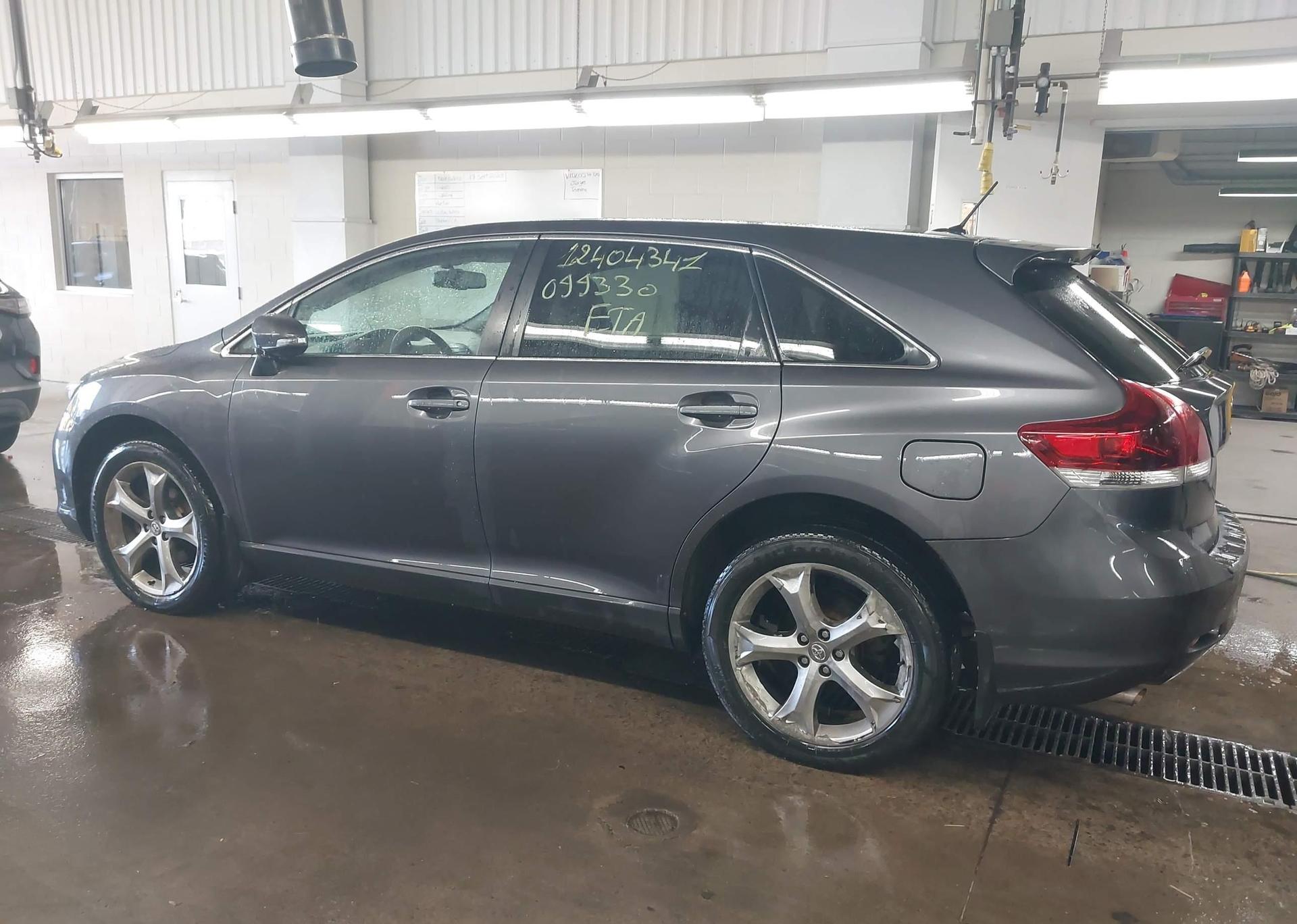 2014 TOYOTA VENZA LE