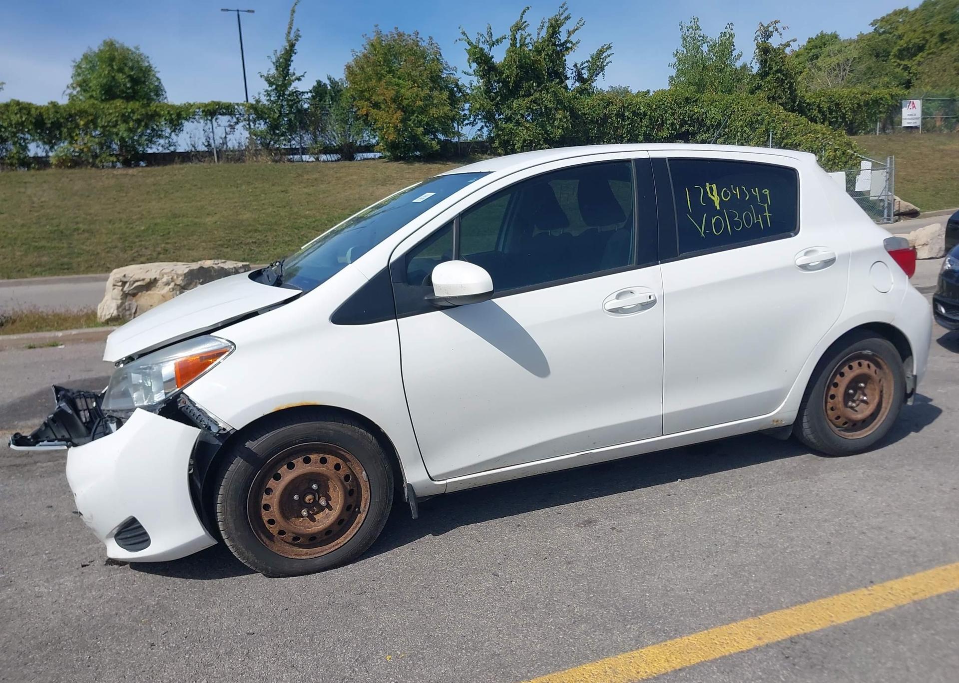 2014 TOYOTA YARIS LE
