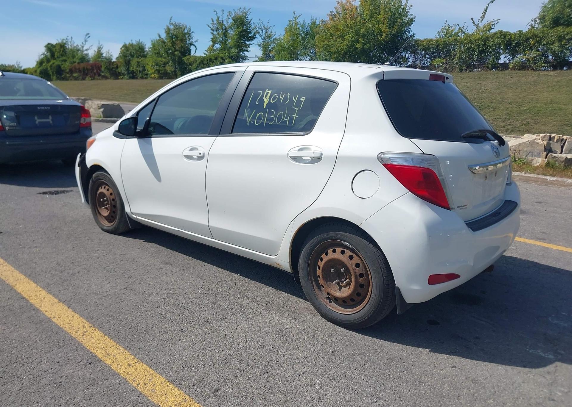2014 TOYOTA YARIS LE