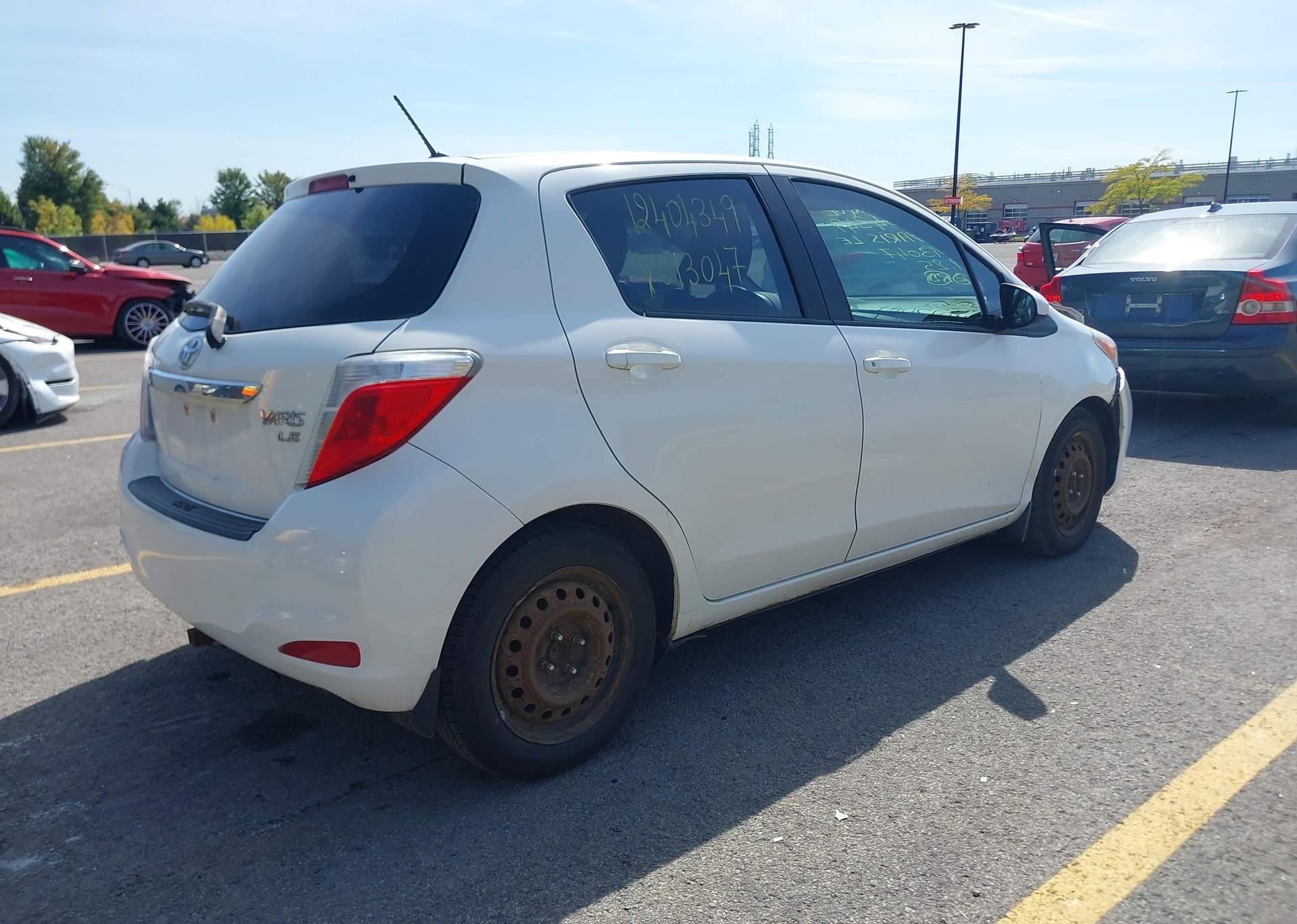 2014 TOYOTA YARIS LE