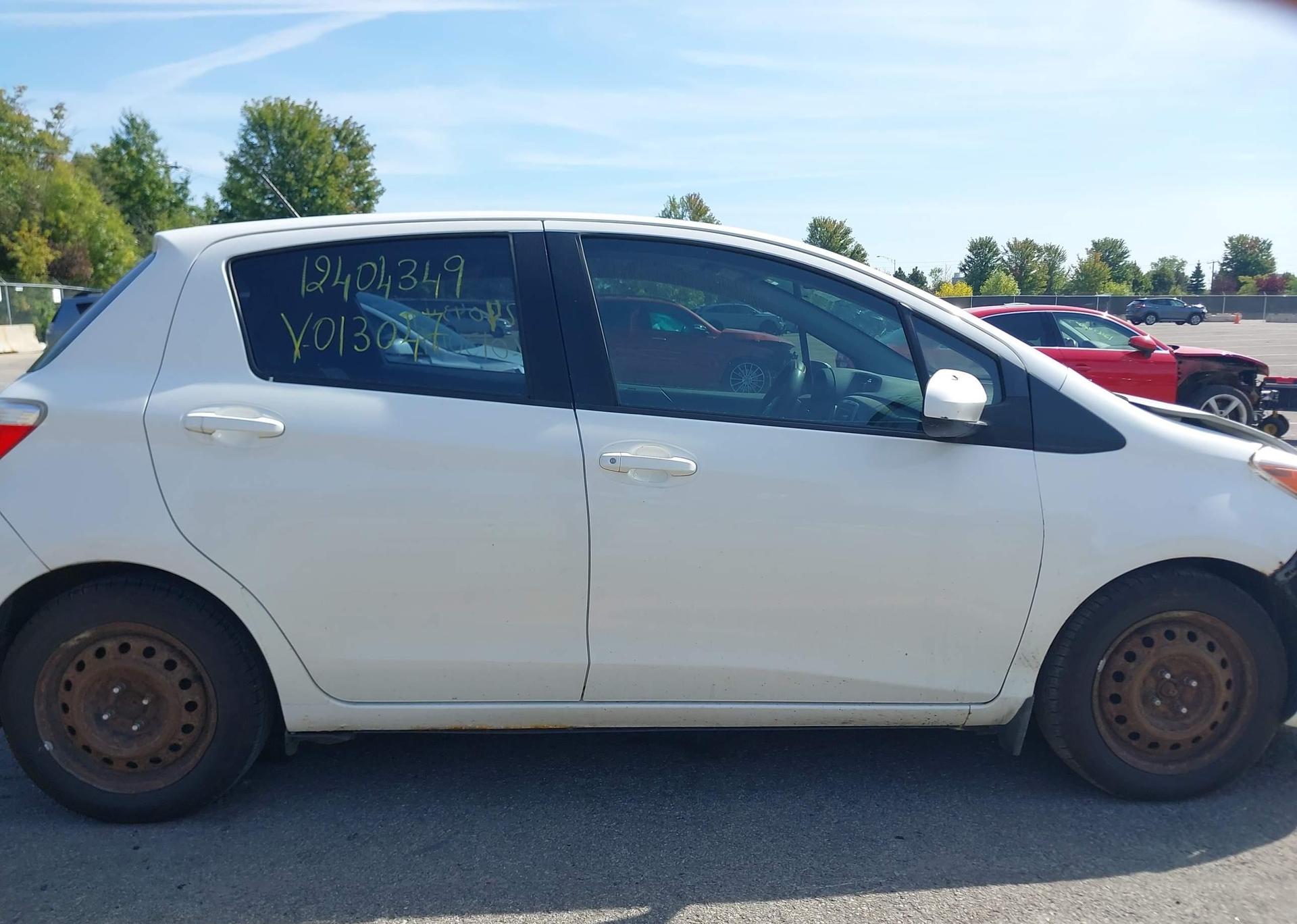 2014 TOYOTA YARIS LE