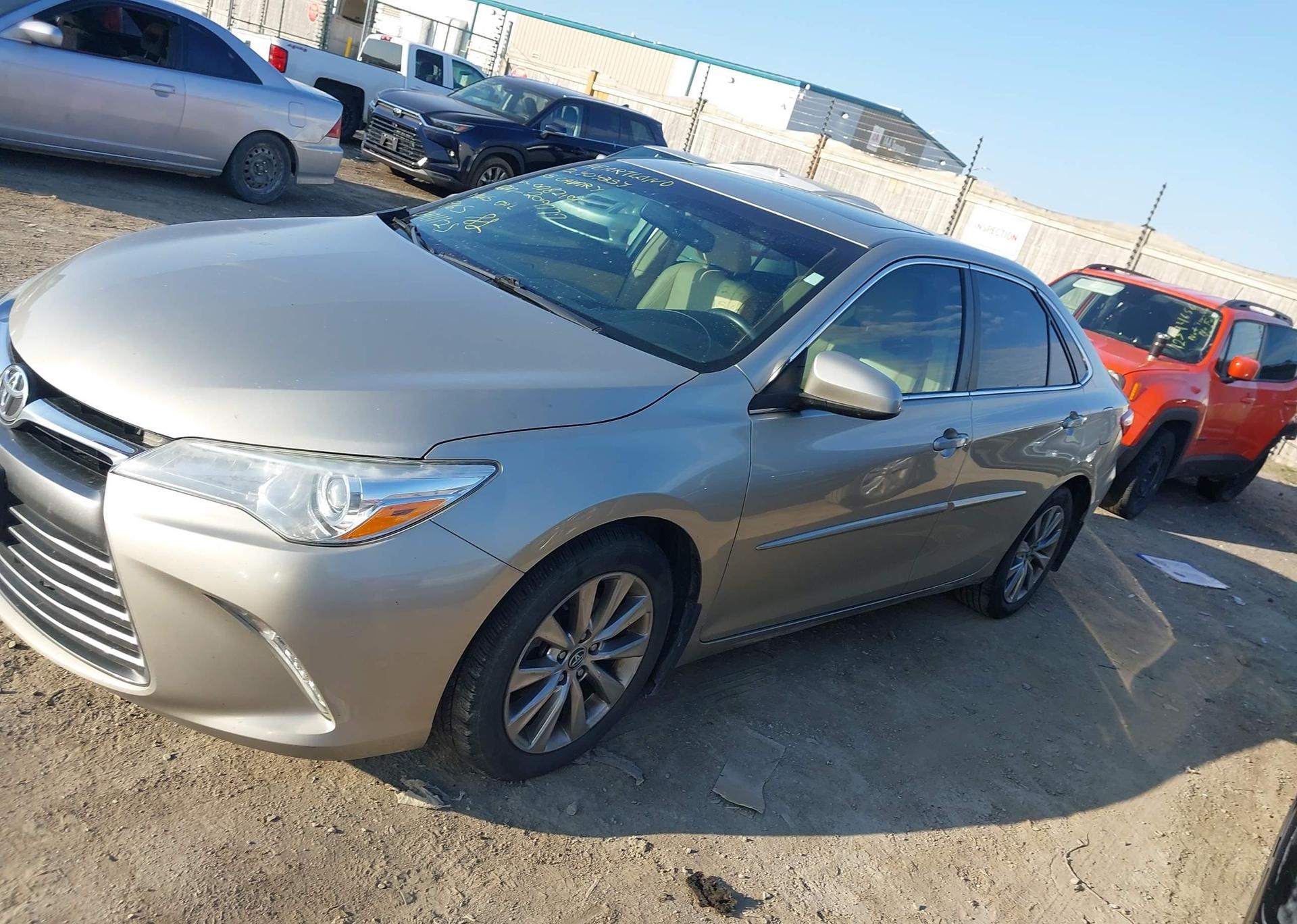 2015 TOYOTA CAMRY LE