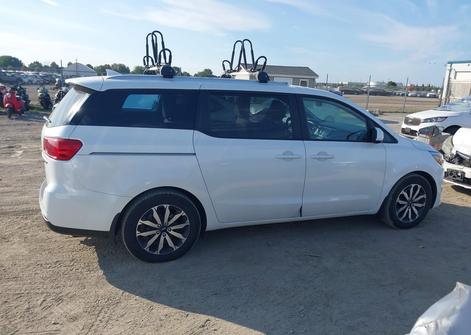 2020 KIA SEDONA LX