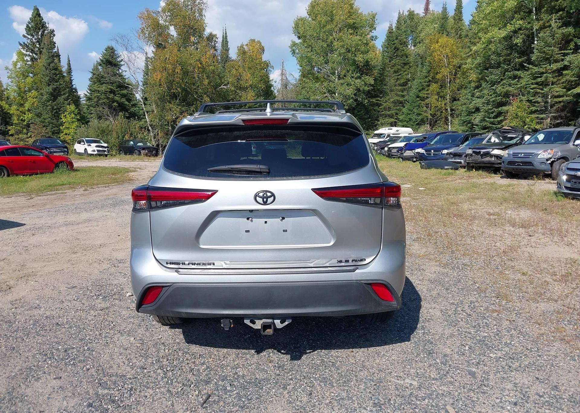 2022 TOYOTA highlander xle
