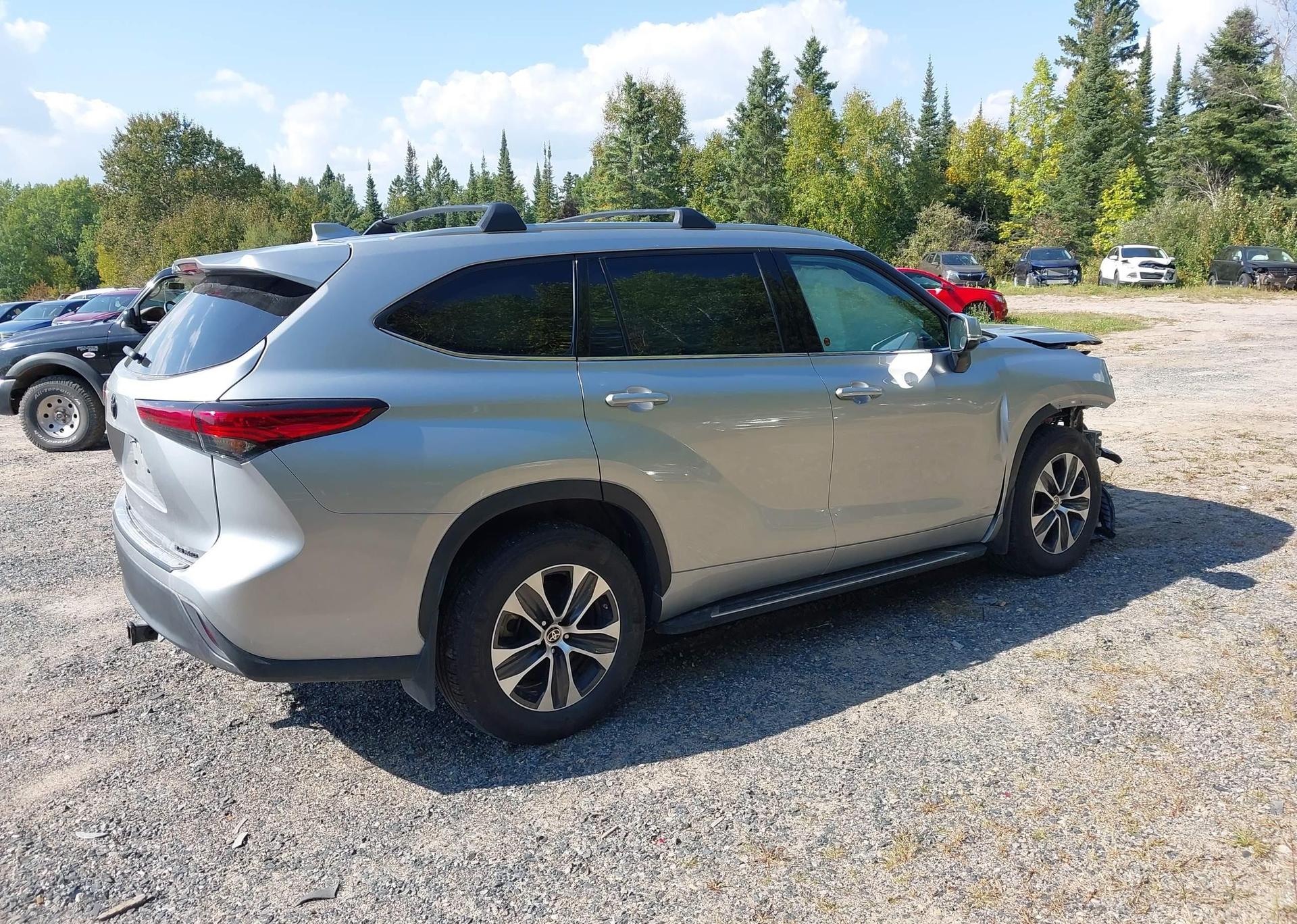 2022 TOYOTA highlander xle