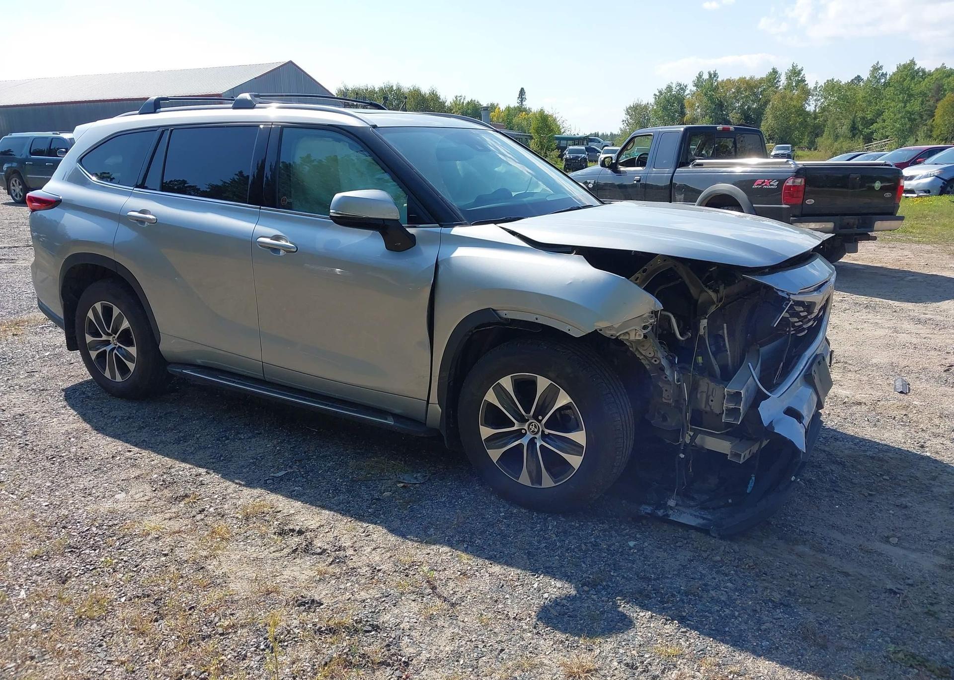 2022 TOYOTA highlander xle